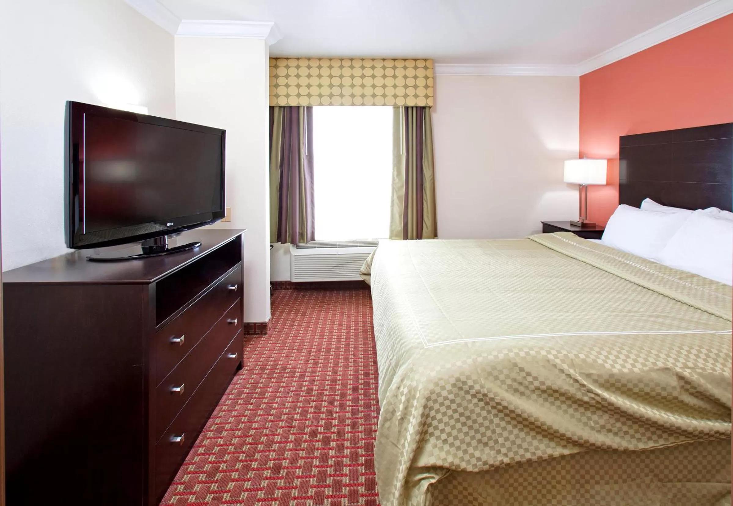 Bedroom, Bed in AmericInn by Wyndham Johnston Des Moines