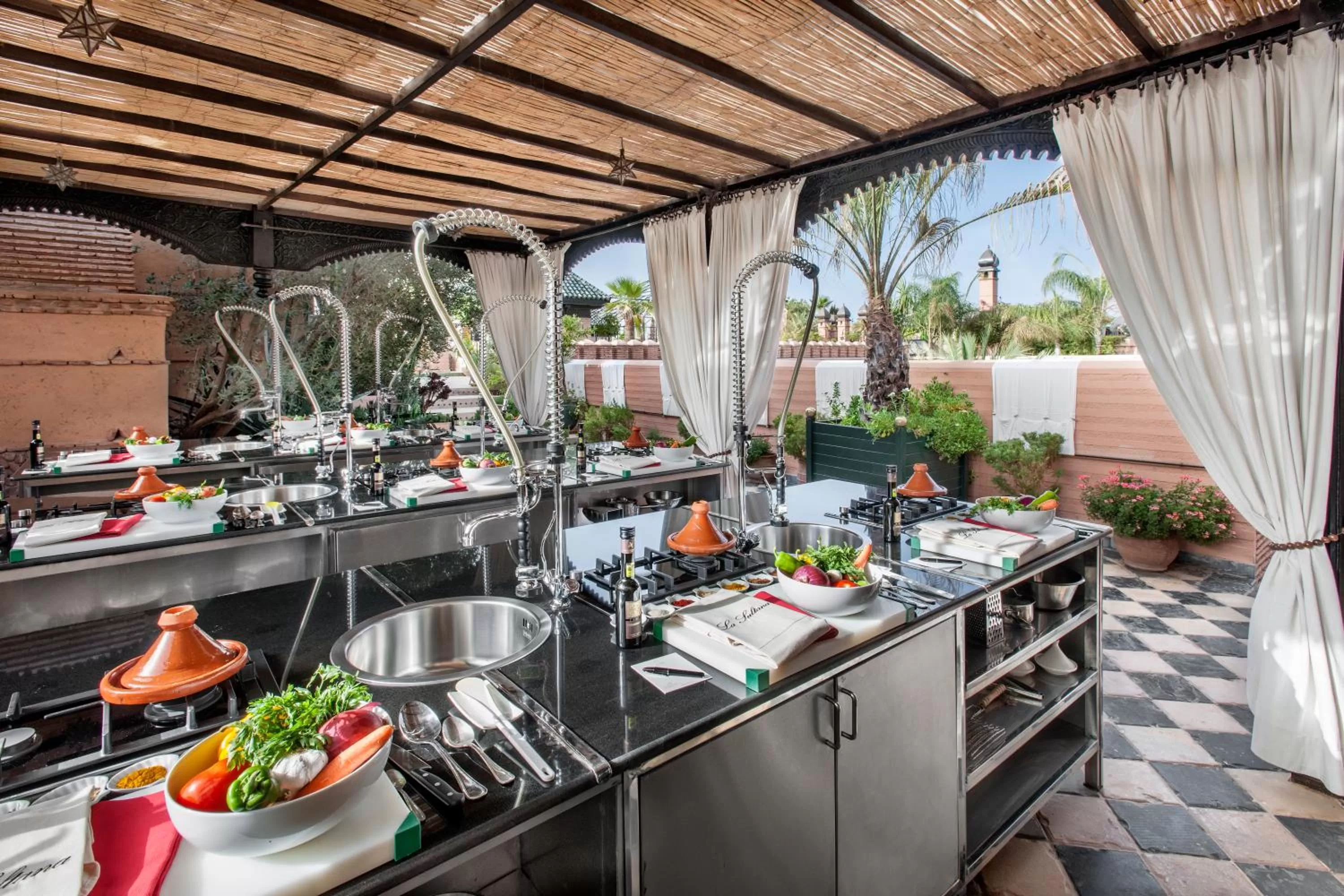 BBQ facilities in La Sultana Marrakech