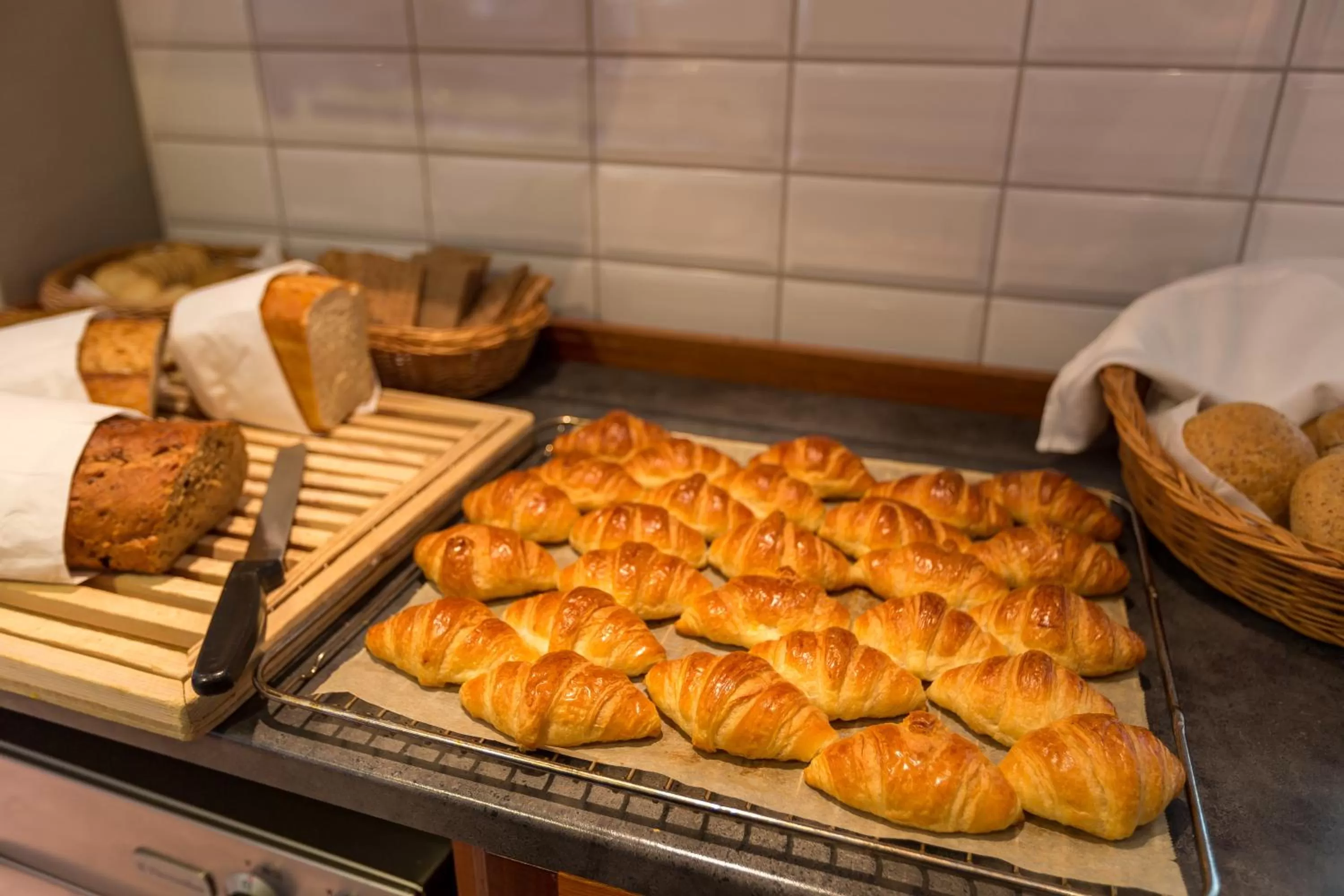 Restaurant/places to eat in Enter Amalie Hotel