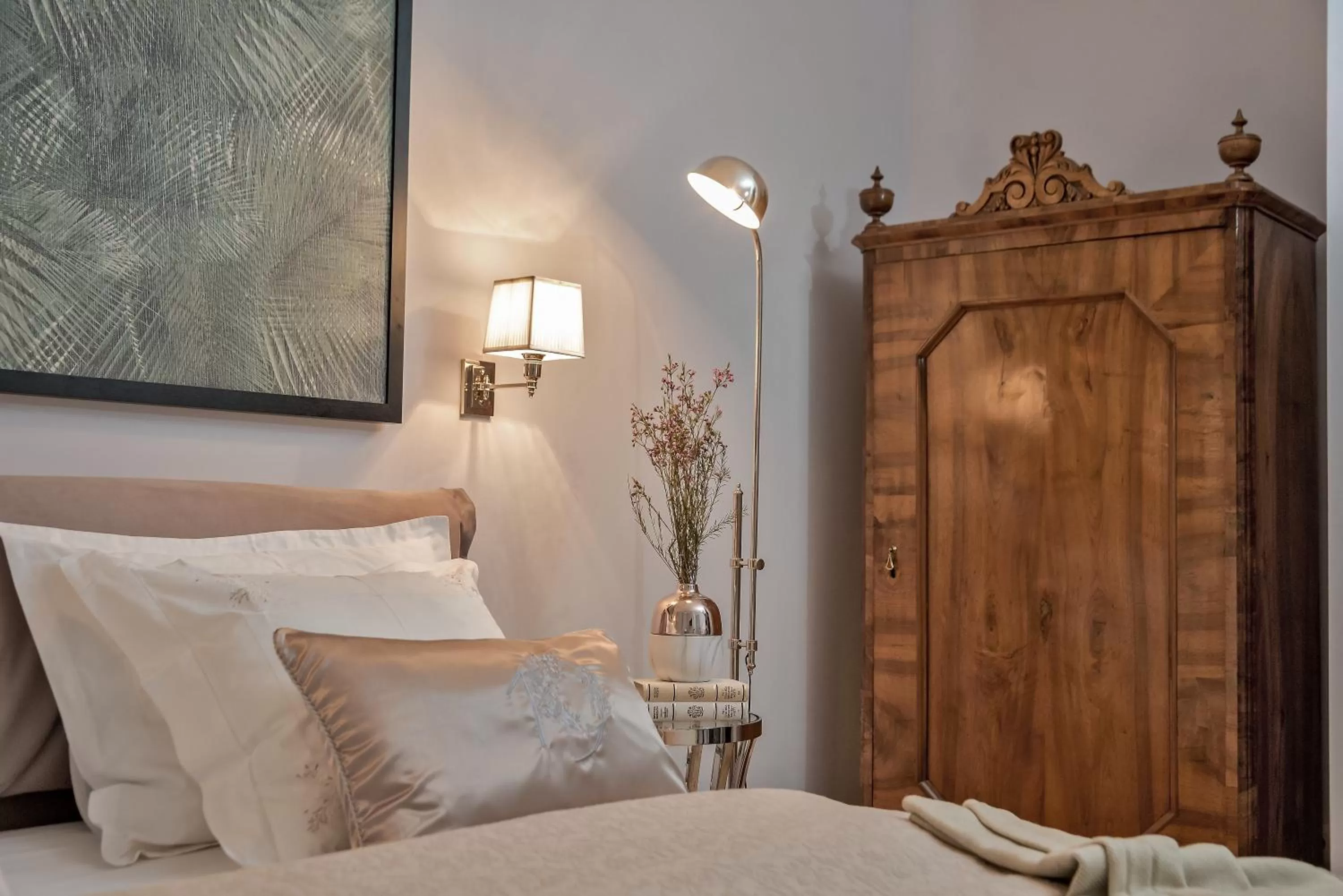 Bed in Heritage Hotel 19