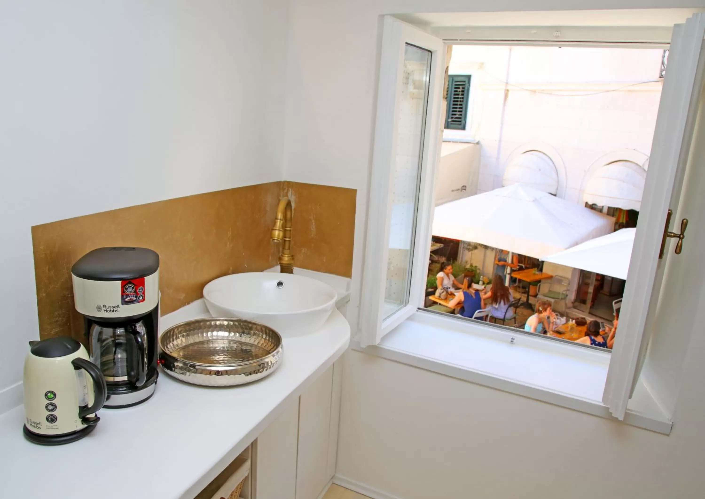 Coffee/tea facilities in Swan City Apartment & Room