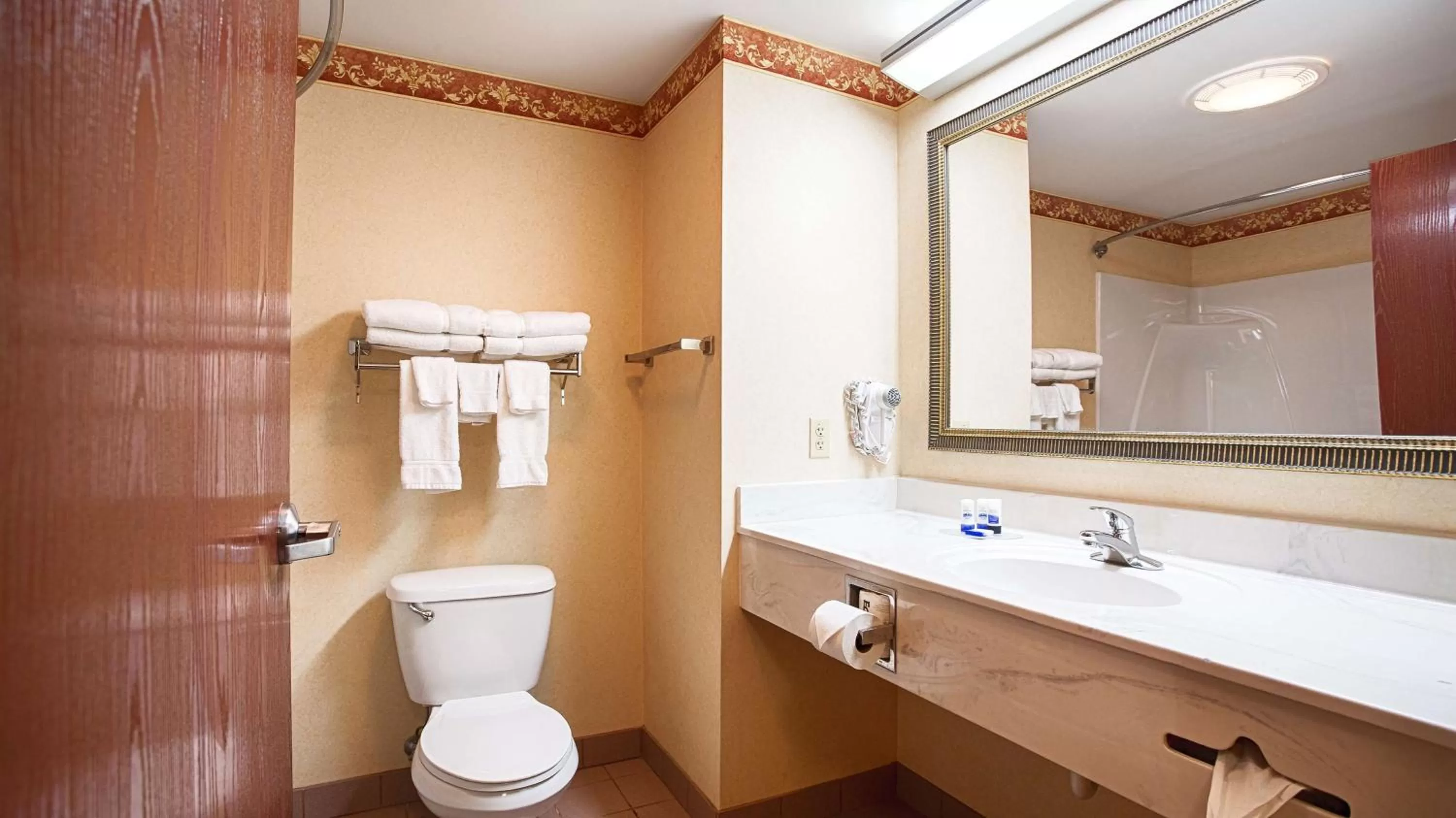 King Suite - Non-Smoking in Best Western Danville Inn