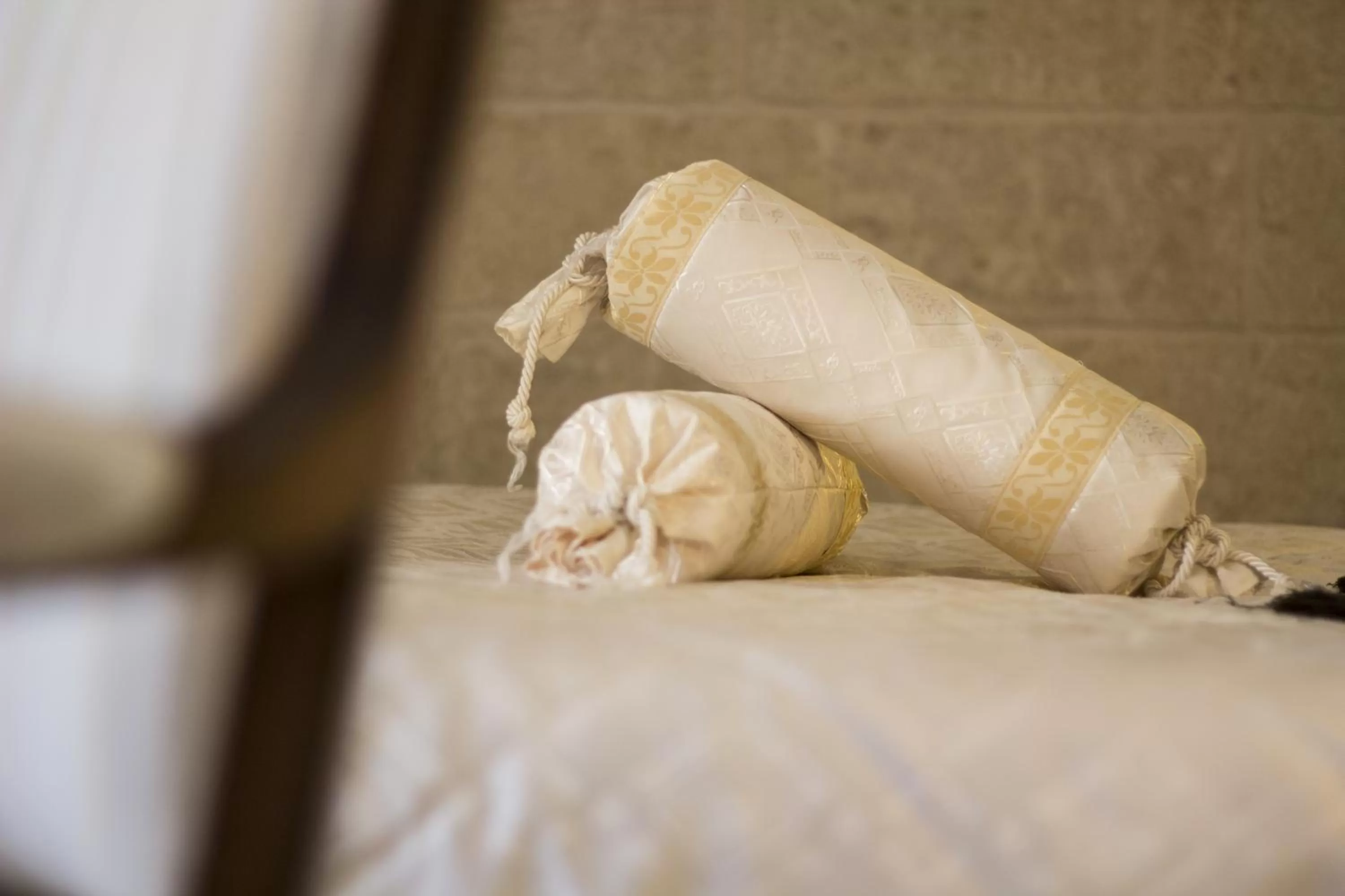 Decorative detail, Bed in B&B GianLuis