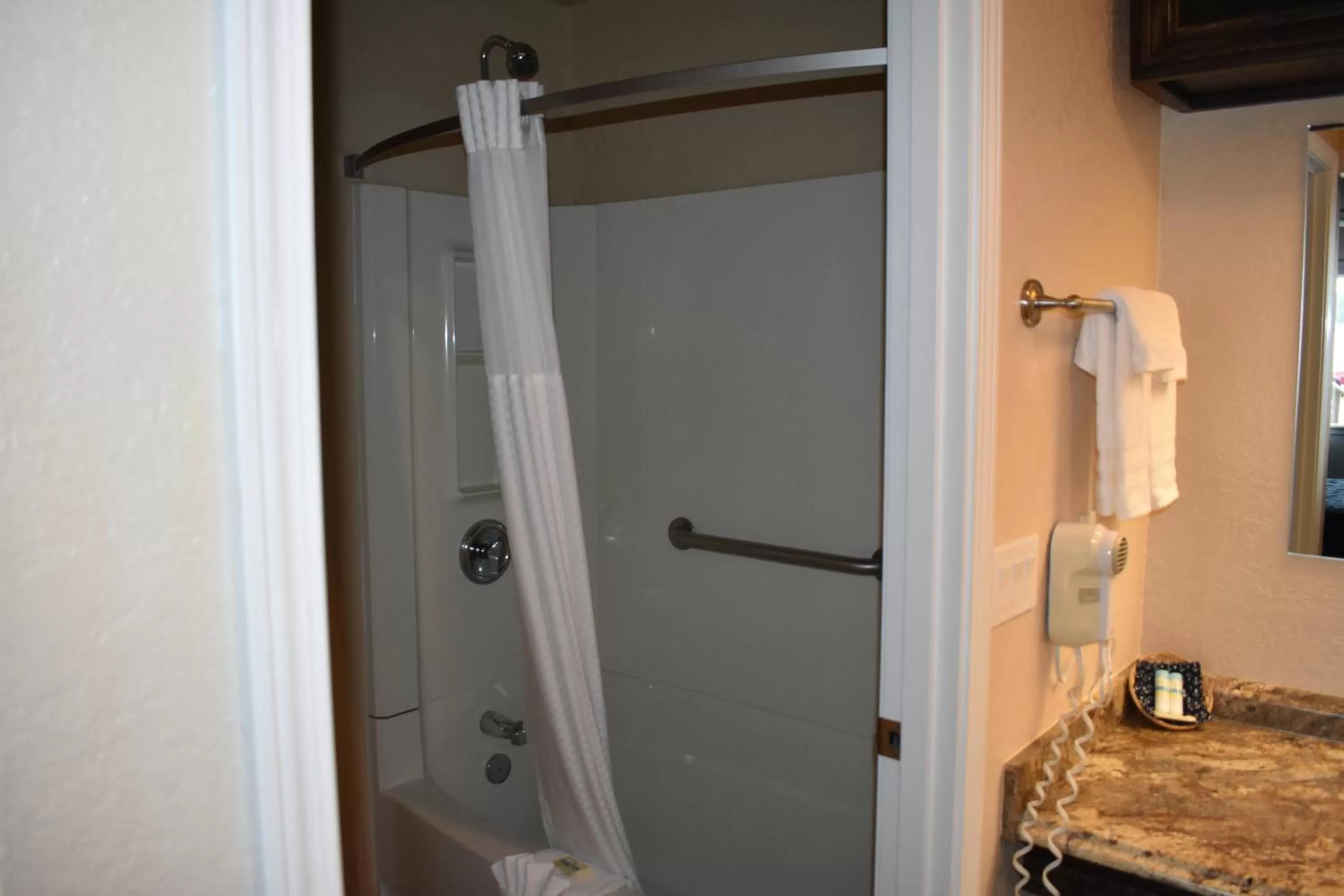 Bathroom in Lighthouse Cove Inn