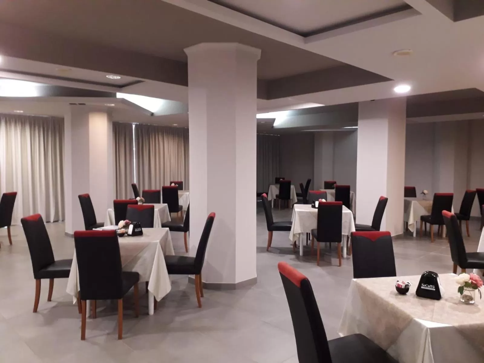 Restaurant/places to eat in Hotel Le Ceramiche