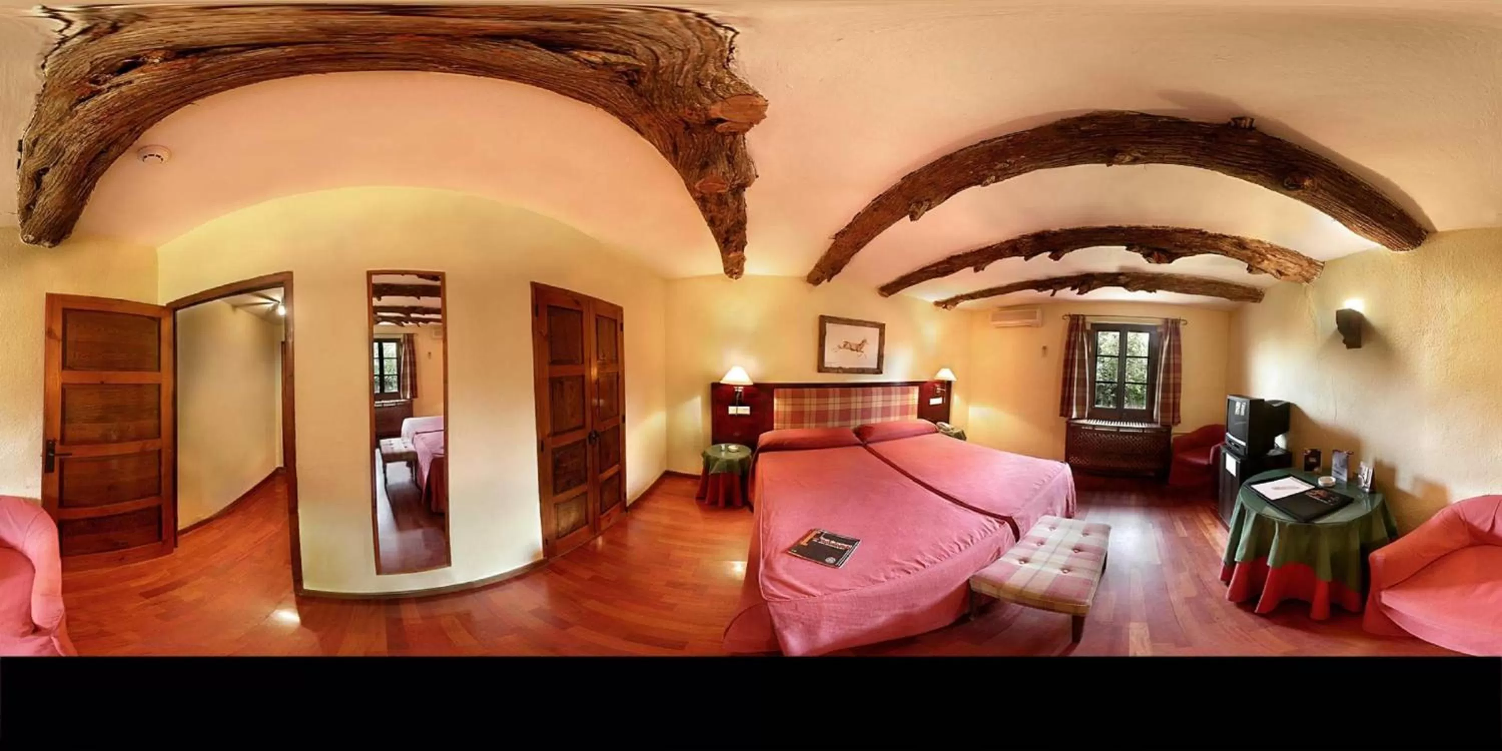 Photo of the whole room, Bed in Hotel la Perdiz