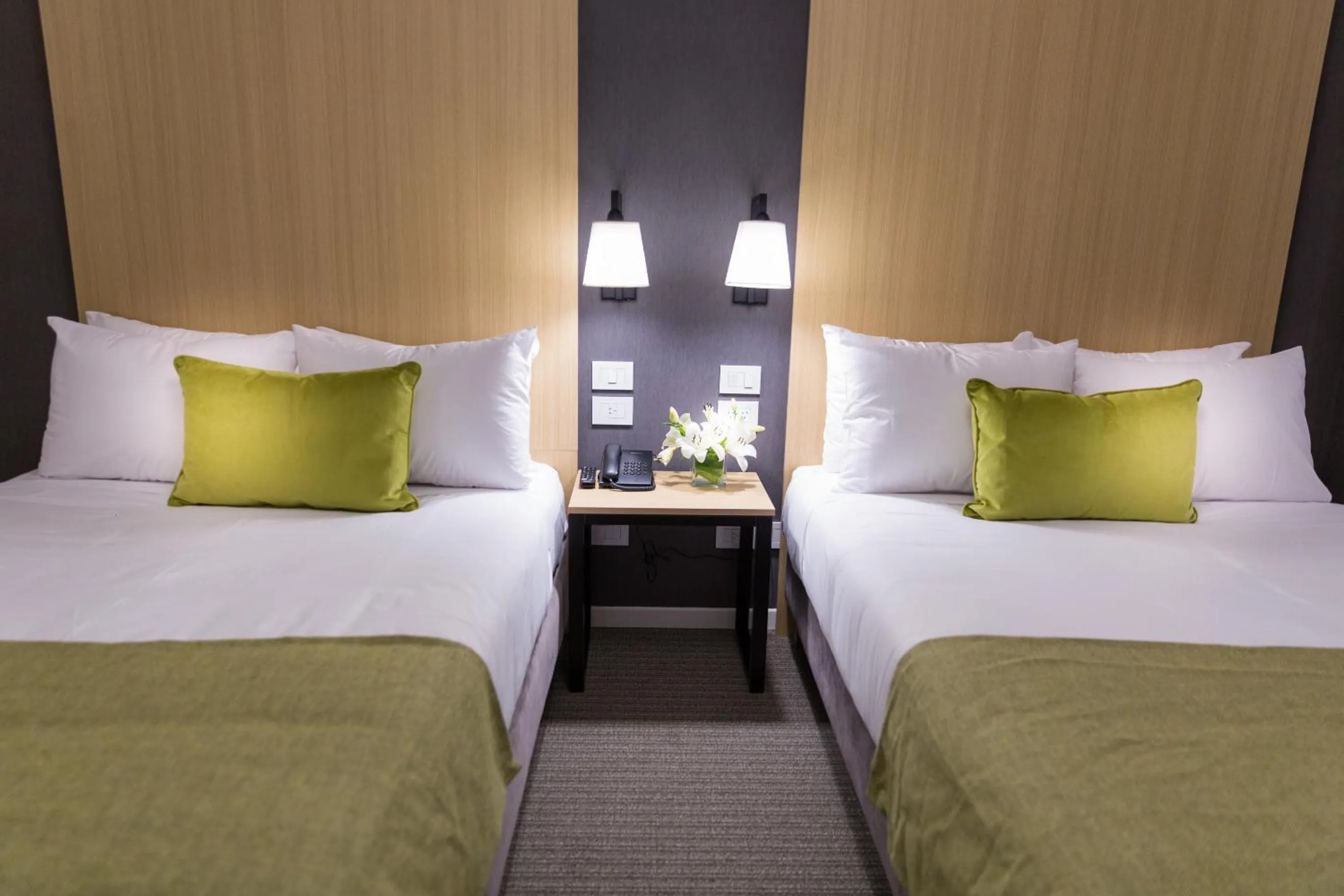 Photo of the whole room, Bed in Howard Johnson Plaza Buenos Aires