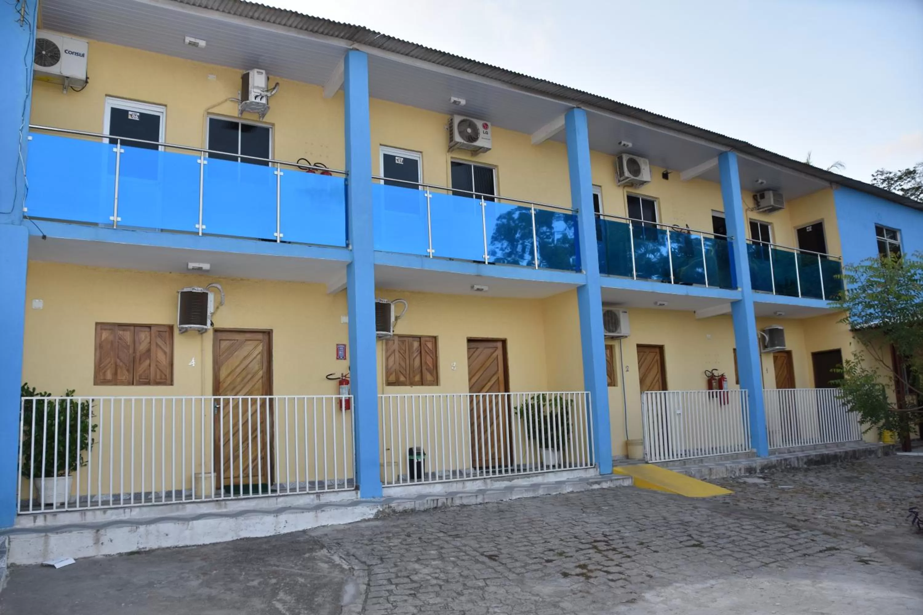 Facade/entrance in Pousada e Posto Amigão