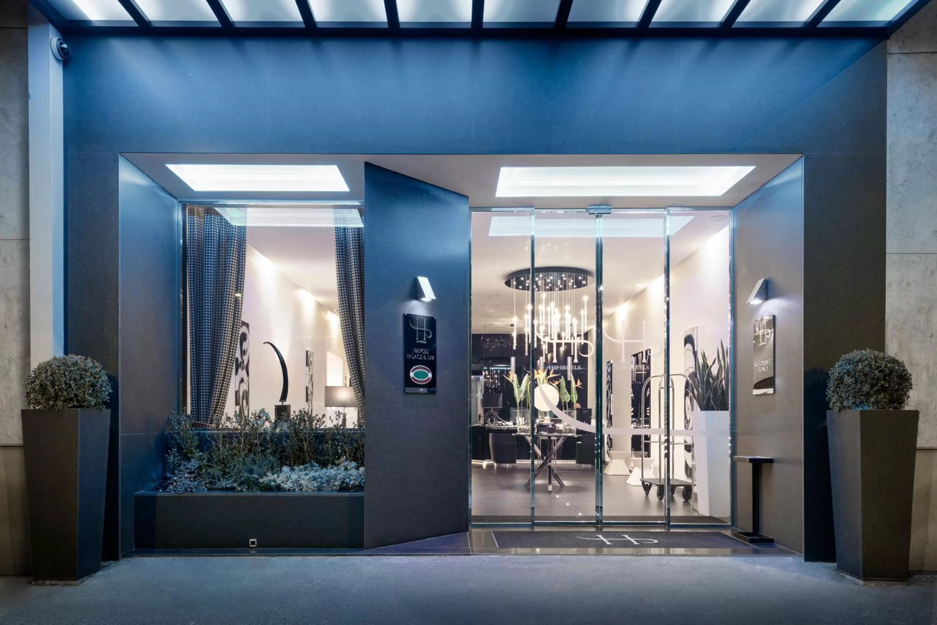 Facade/entrance in LHP Napoli Palace & SPA