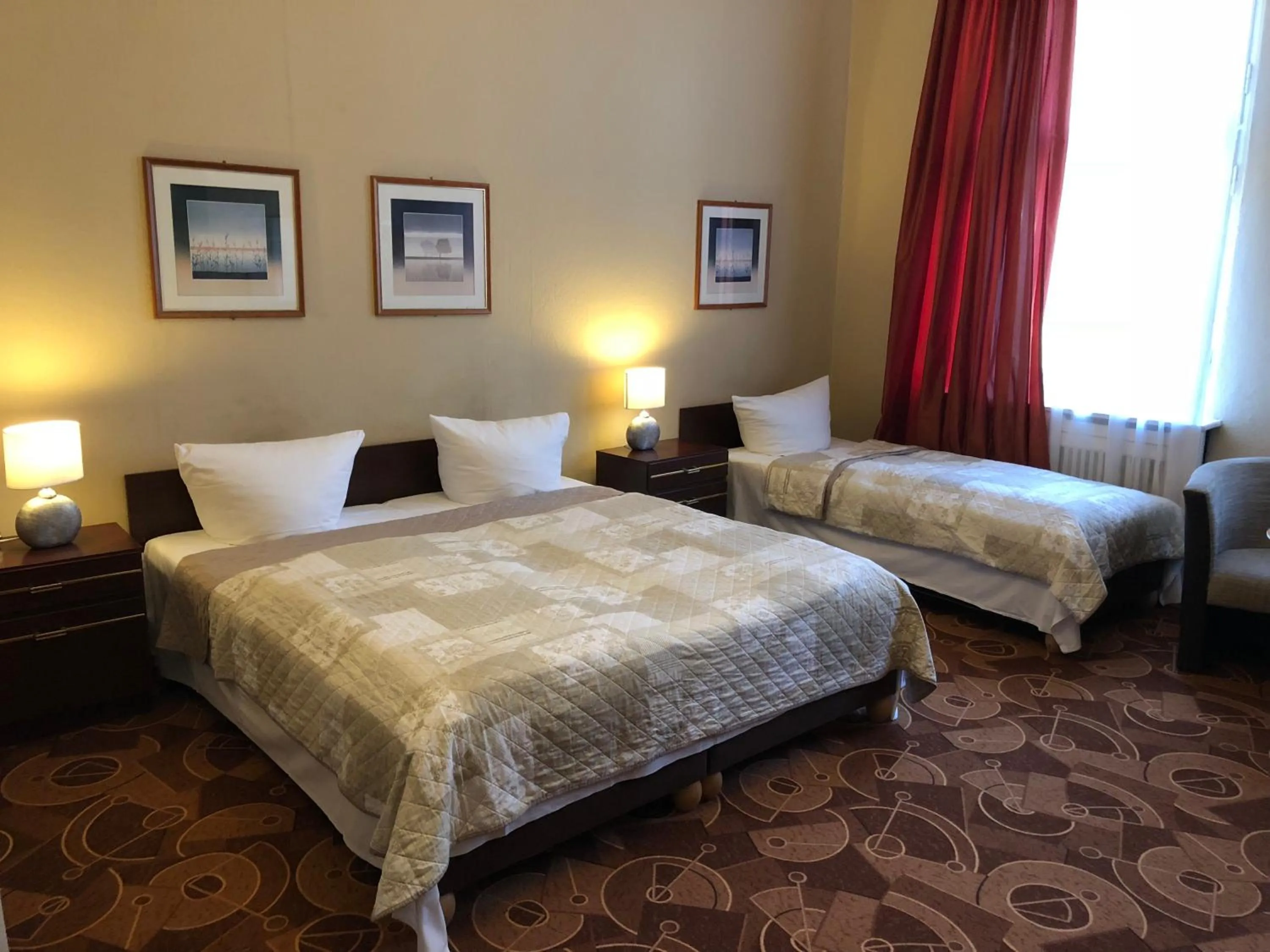 Photo of the whole room, Bed in Hotel Castell am Kurfürstendamm