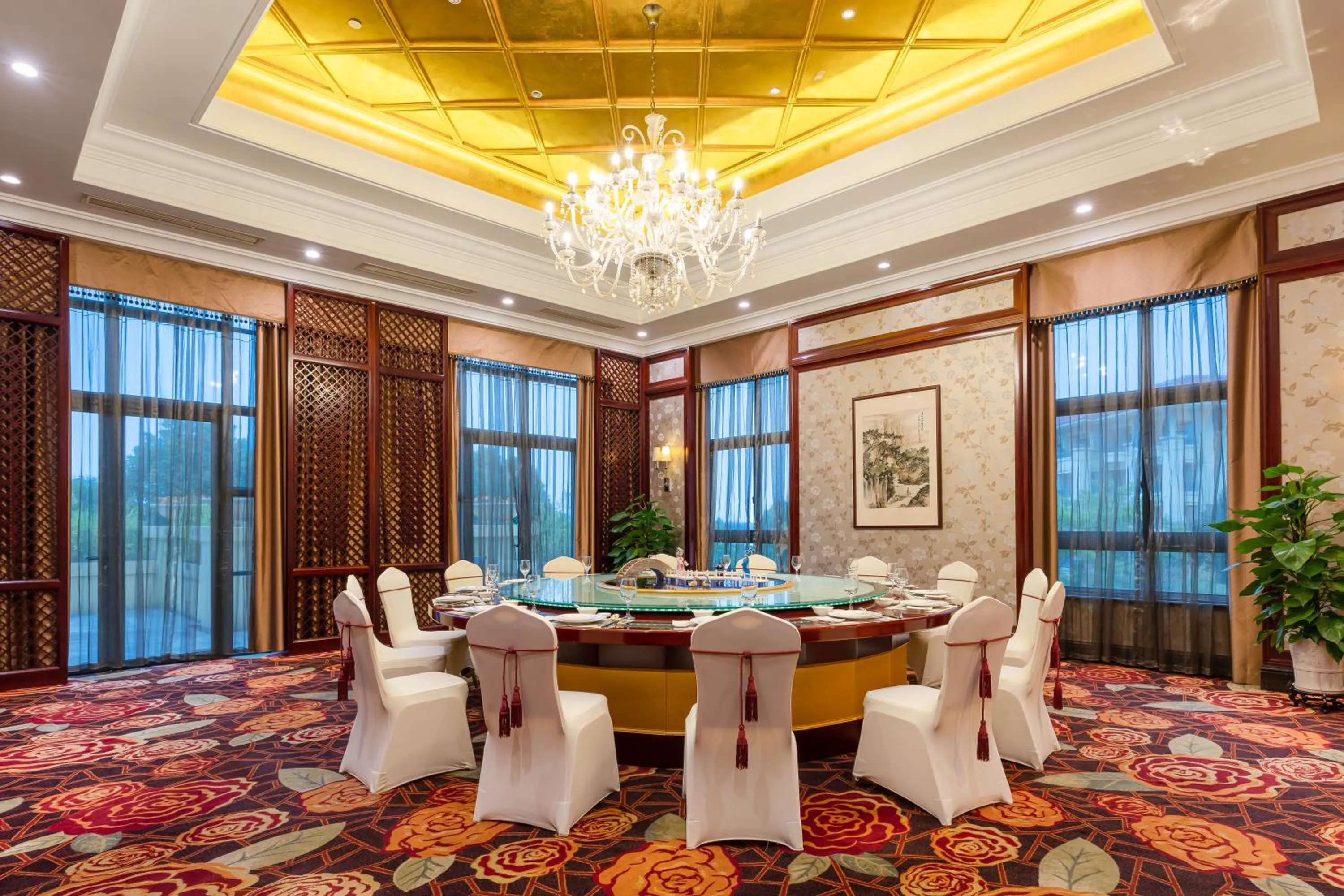 Restaurant/places to eat in Your World International Conference Centre Hotel