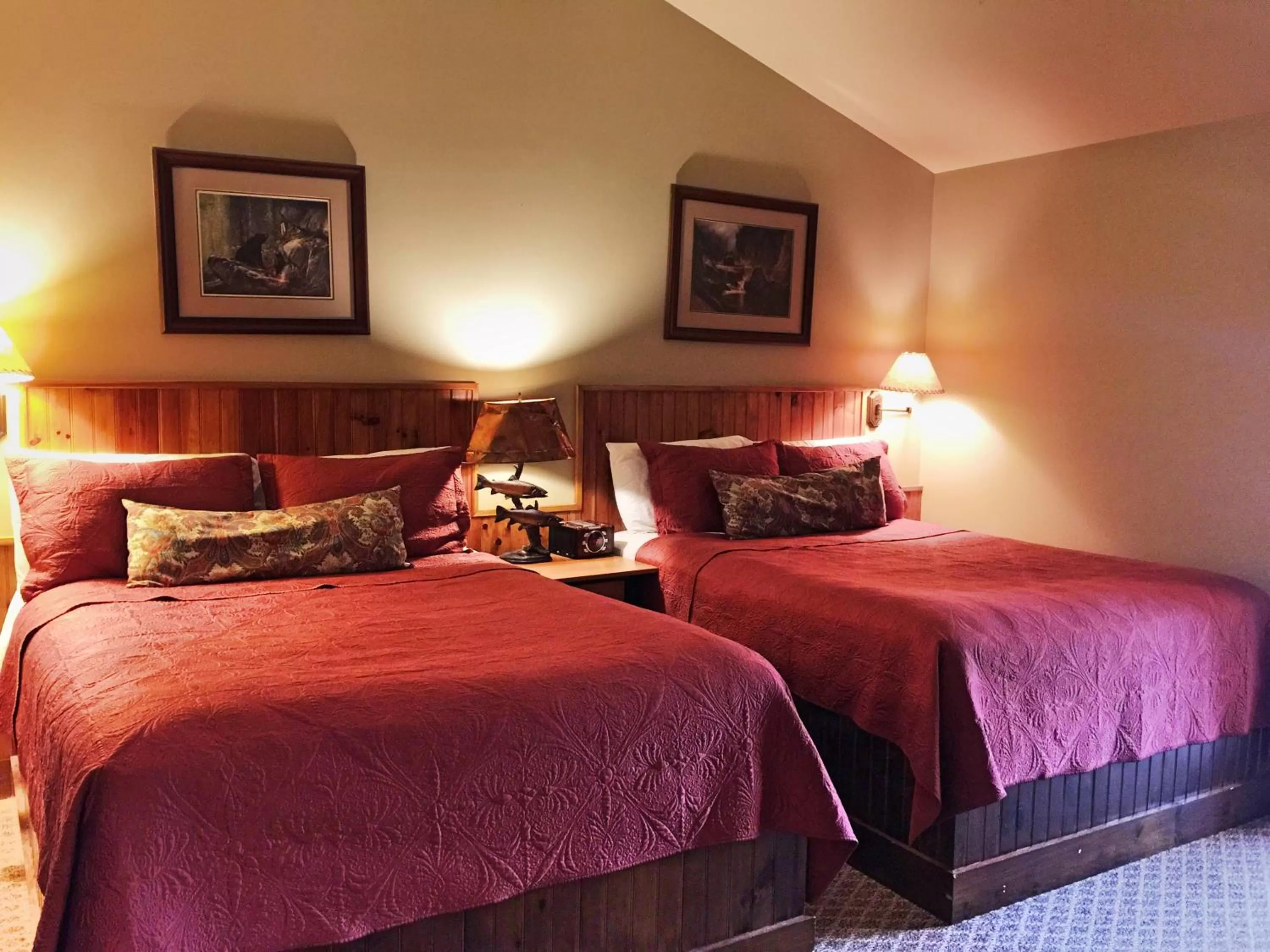 Decorative detail, Bed in Hungry Trout Resort