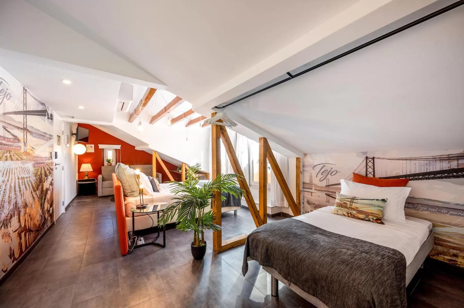 Photo of the whole room in Lisbon Wine House - Rooms & Suites