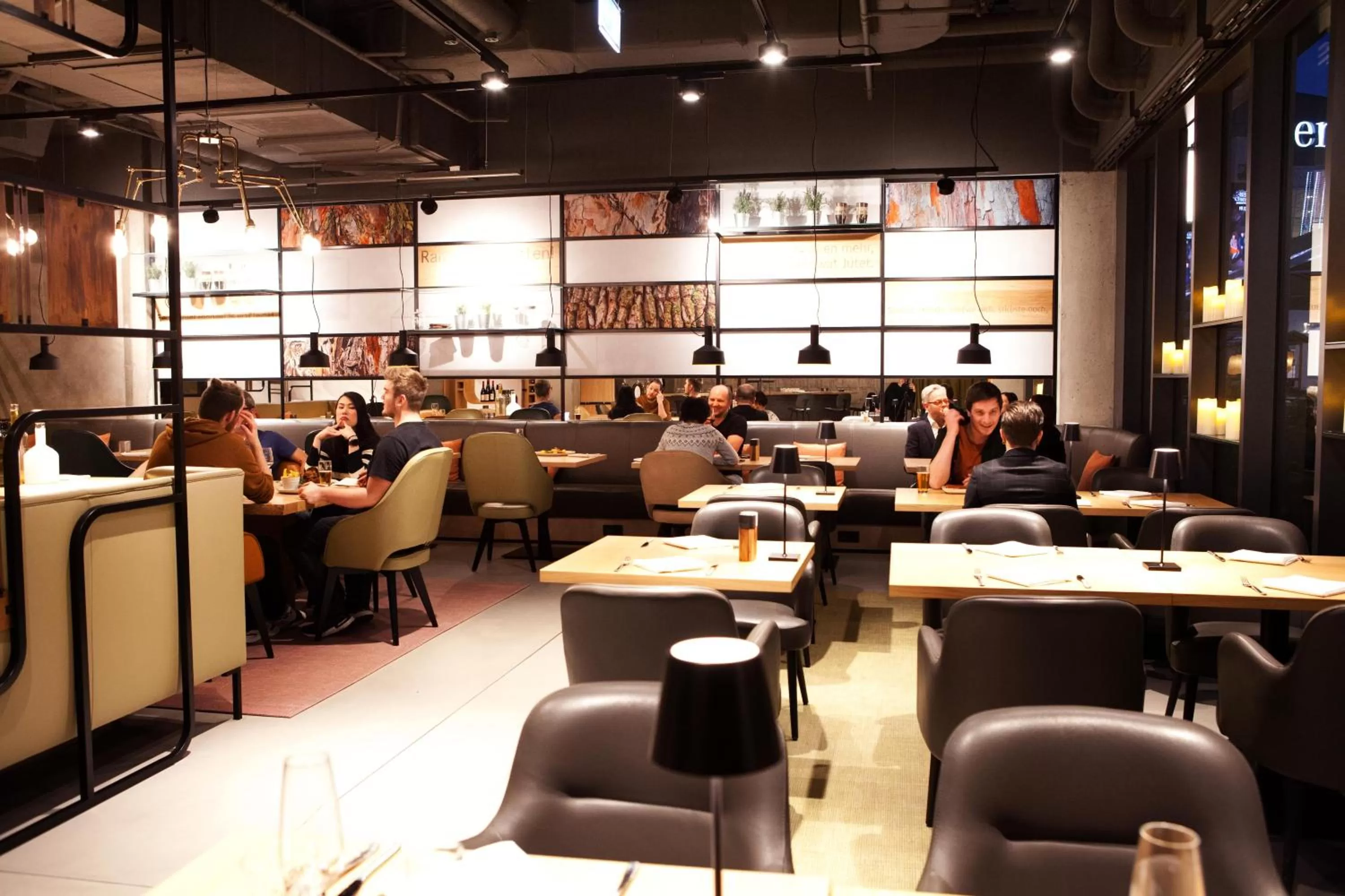 Restaurant/places to eat in Hotel Indigo Berlin - East Side Gallery