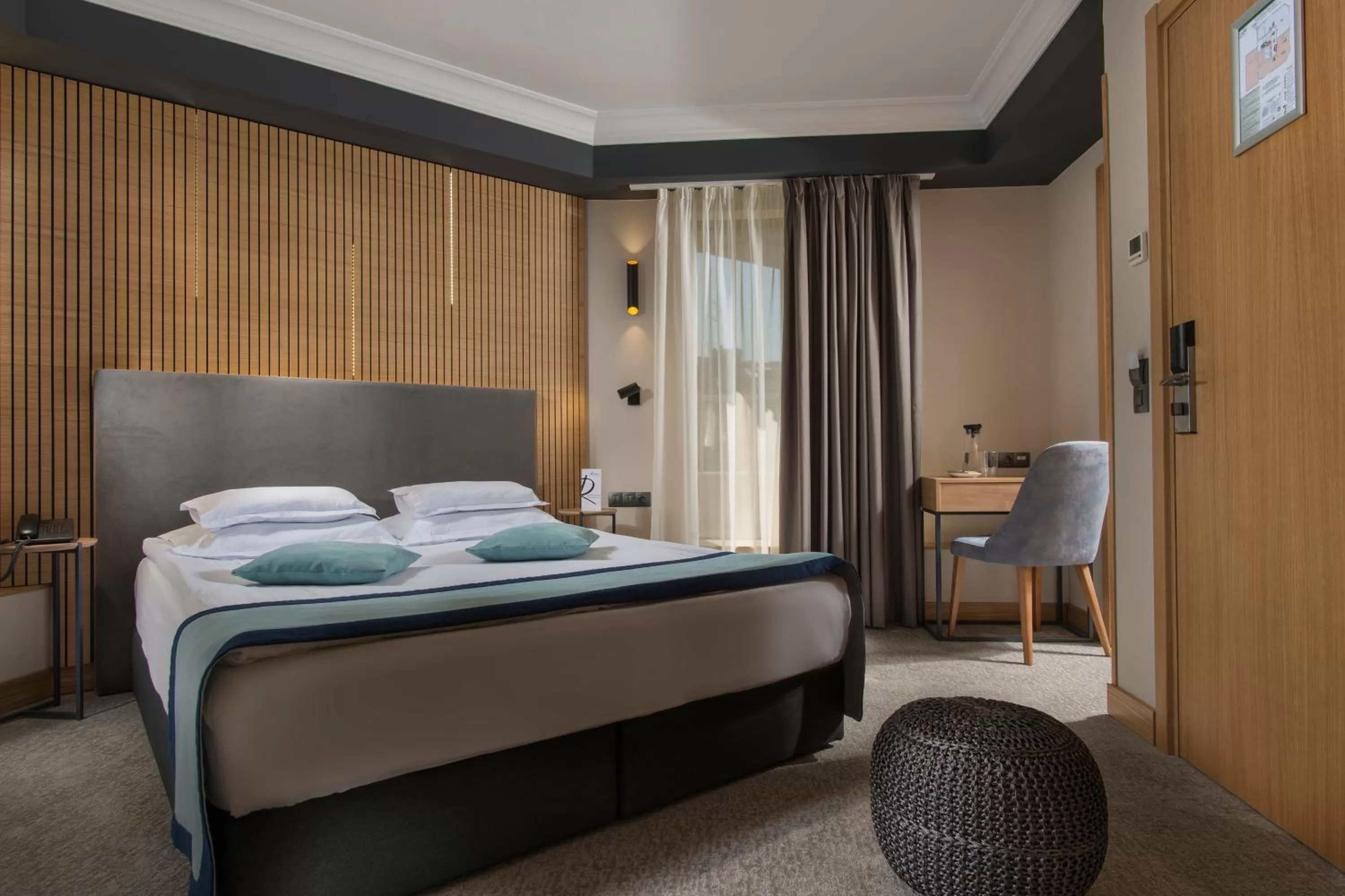 Deluxe Double Room with Balcony in Rosslyn Thracia Hotel Sofia