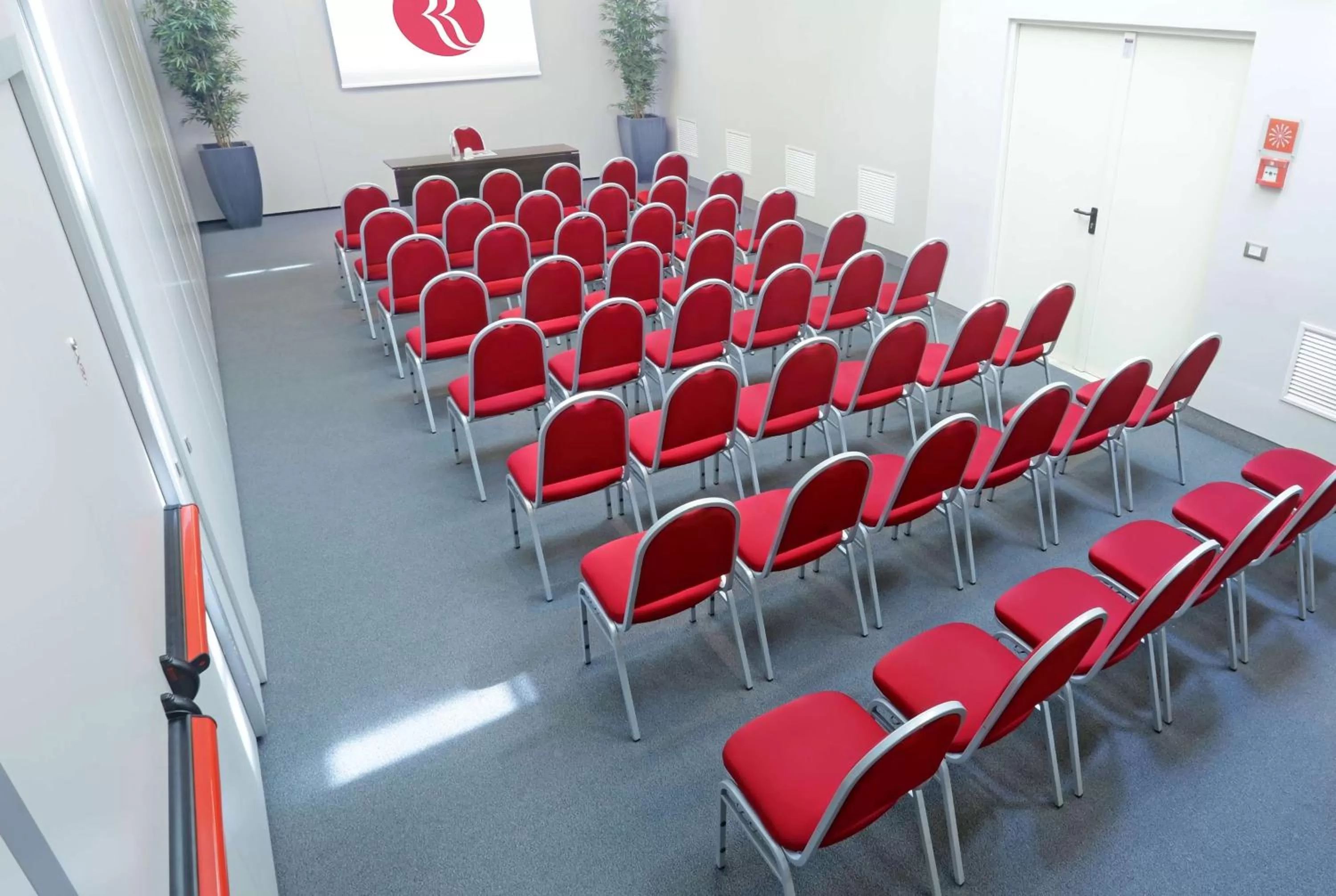 Meeting/conference room in Ramada Plaza by Wyndham Milano