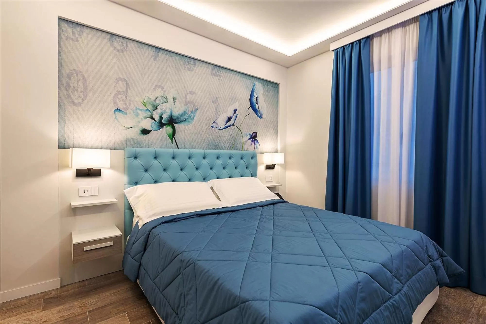 Photo of the whole room, Bed in Petit Hotel