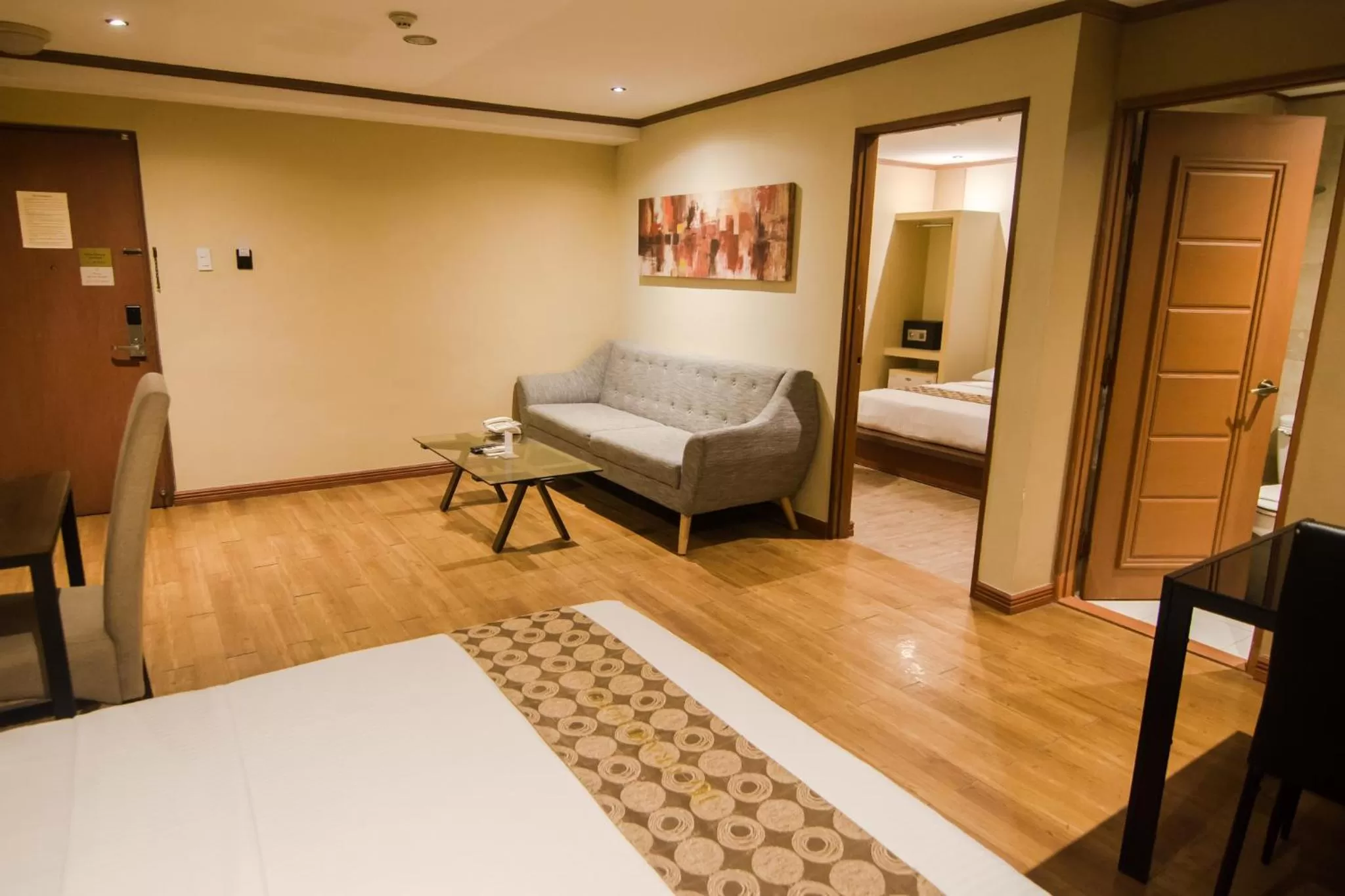 hair dresser, Bed in DG Grami Hotel