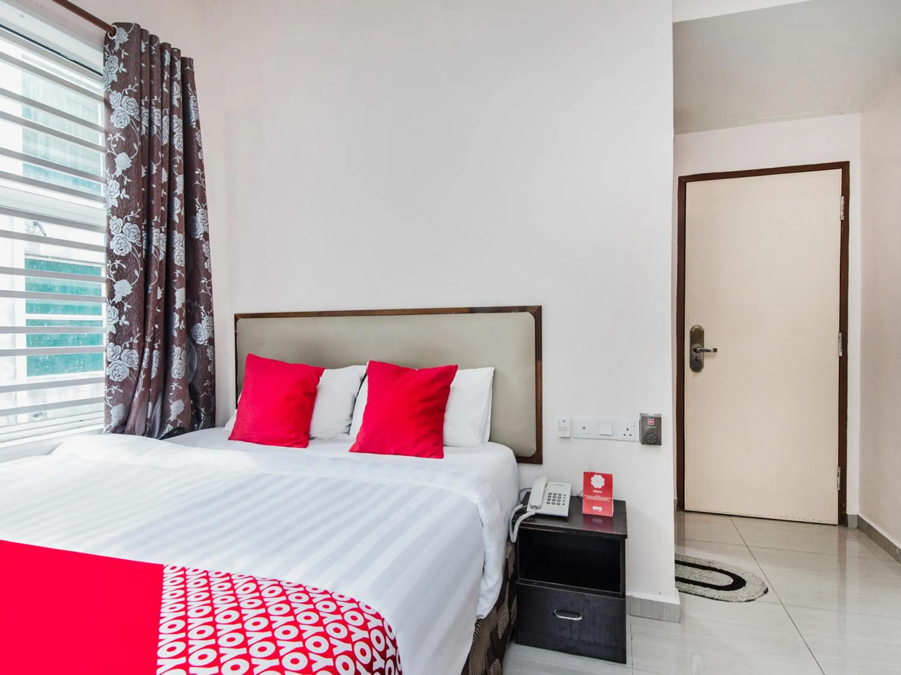 Standard Double Room in Super OYO 258 Hotel SMC Alam Avenue