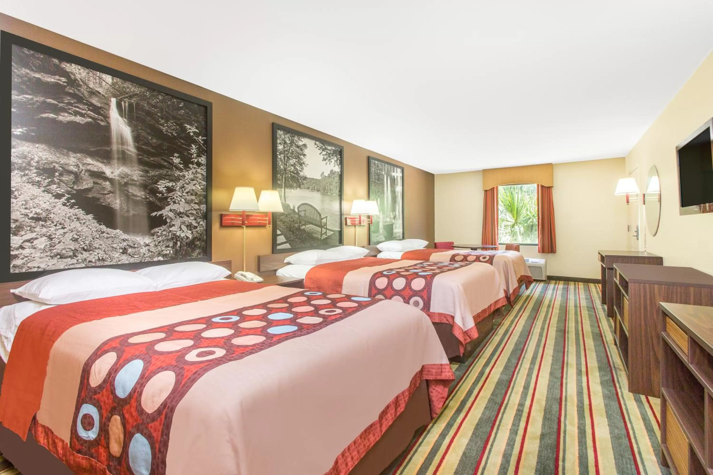 Bedroom, Bed in Super 8 by Wyndham Dublin