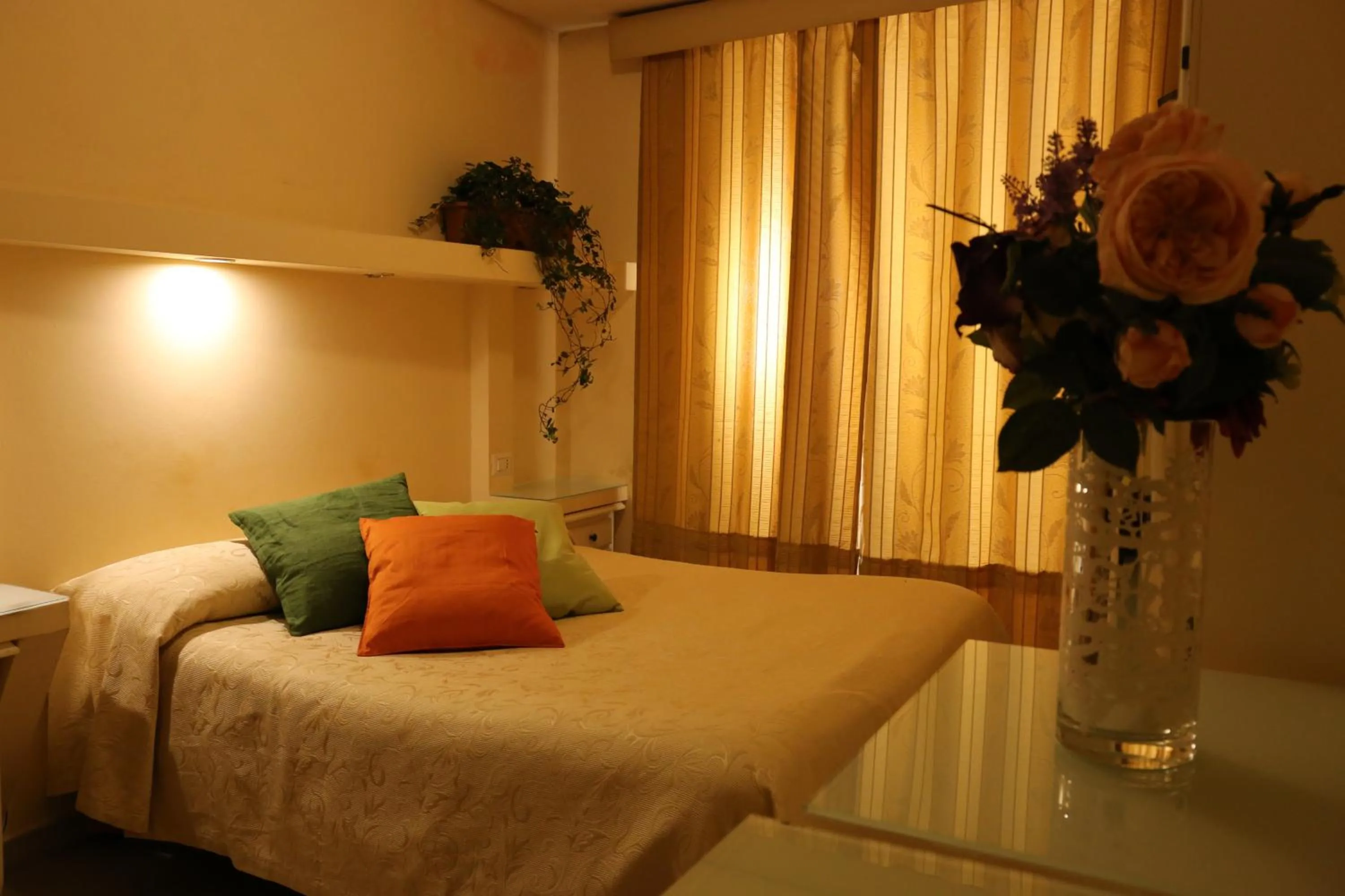 Balcony/Terrace, Bed in Albergo Del Centro Storico