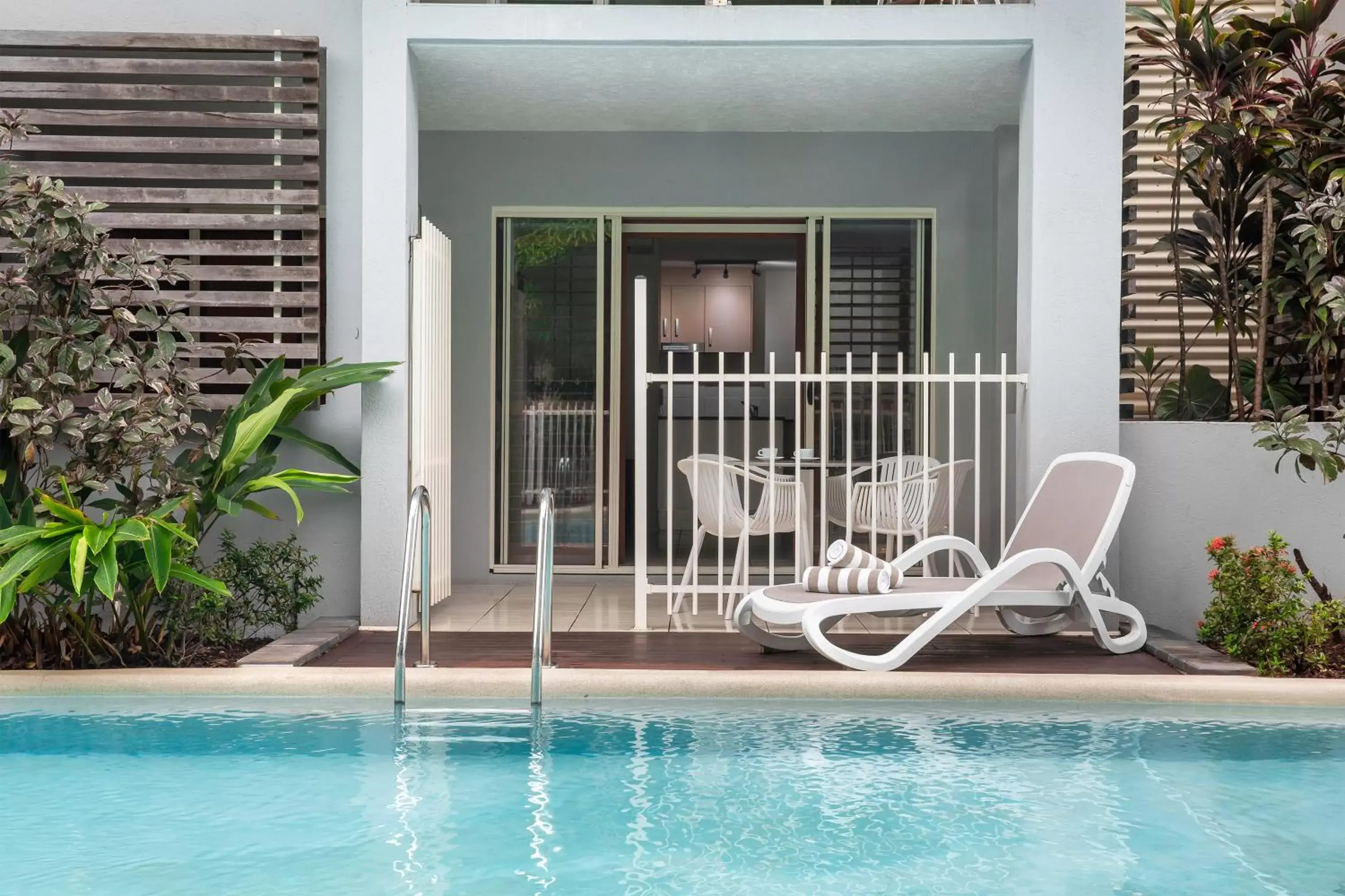 One-Bedroom Apartment with Direct Pool Access in Mantra Aqueous on Port One-Bedroom Apartment with Direct Pool Access in Mantra Aqueous on Port