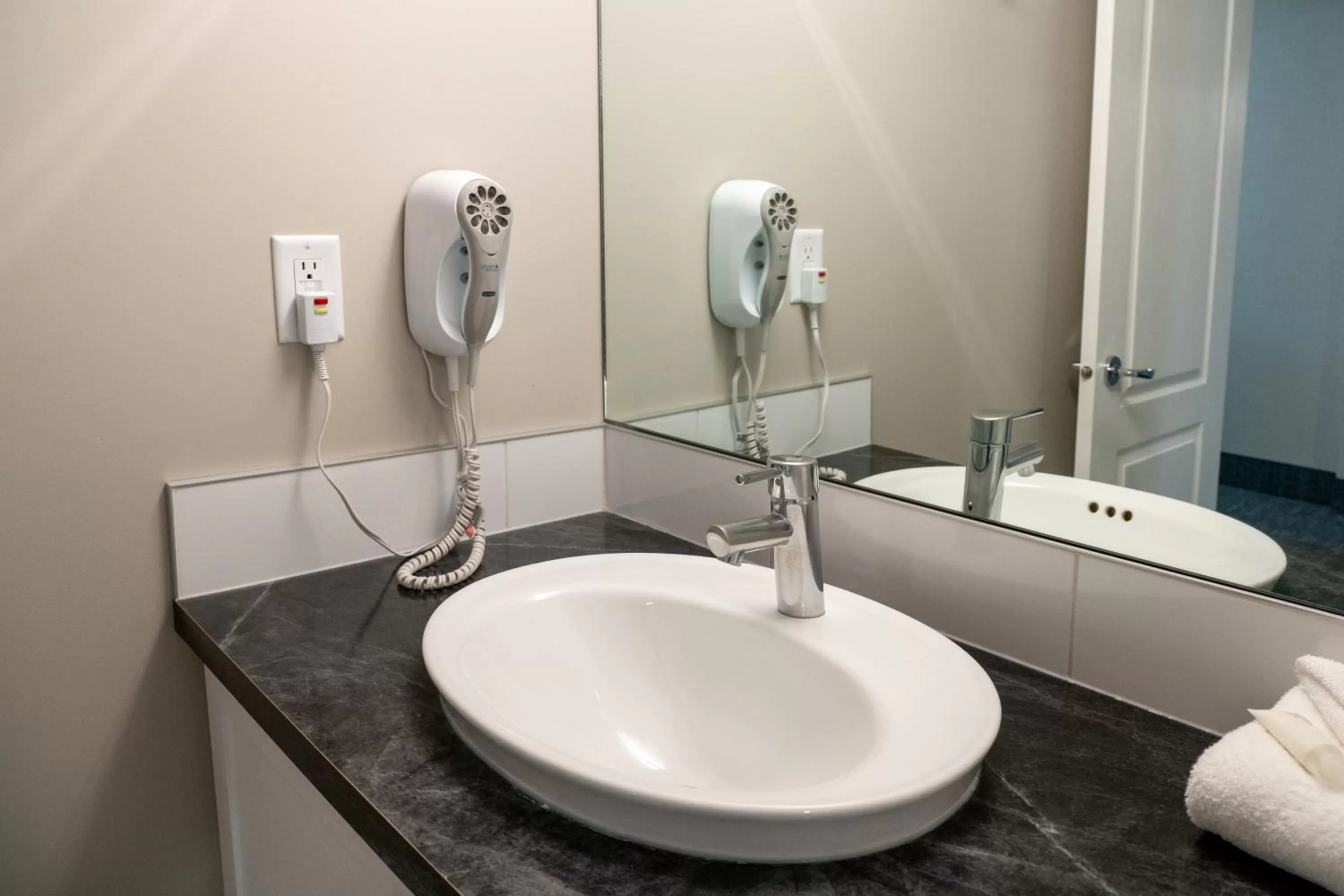 Bathroom in Red Carpet Inn