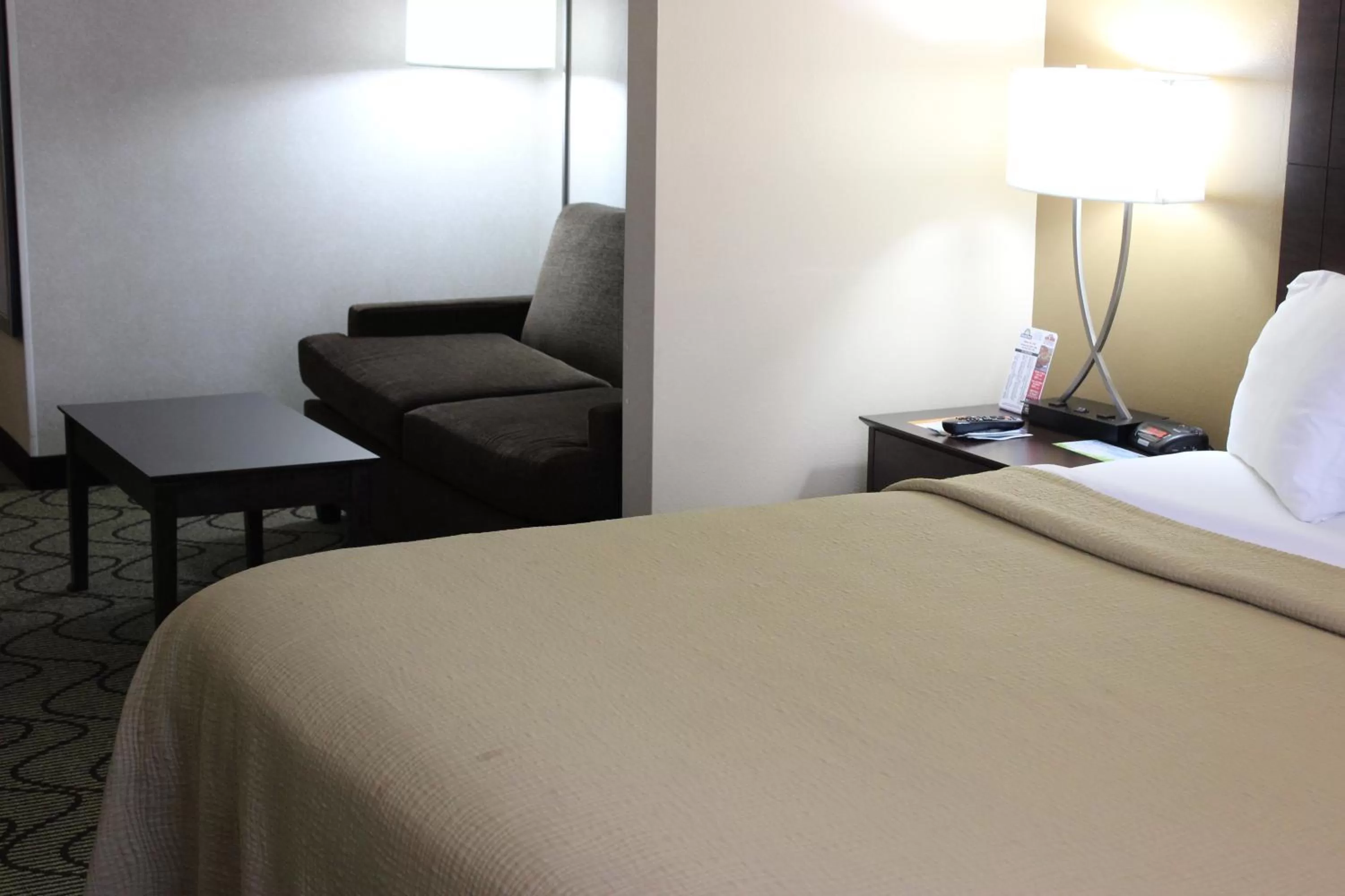 Bed in Days Inn by Wyndham Columbia Mall