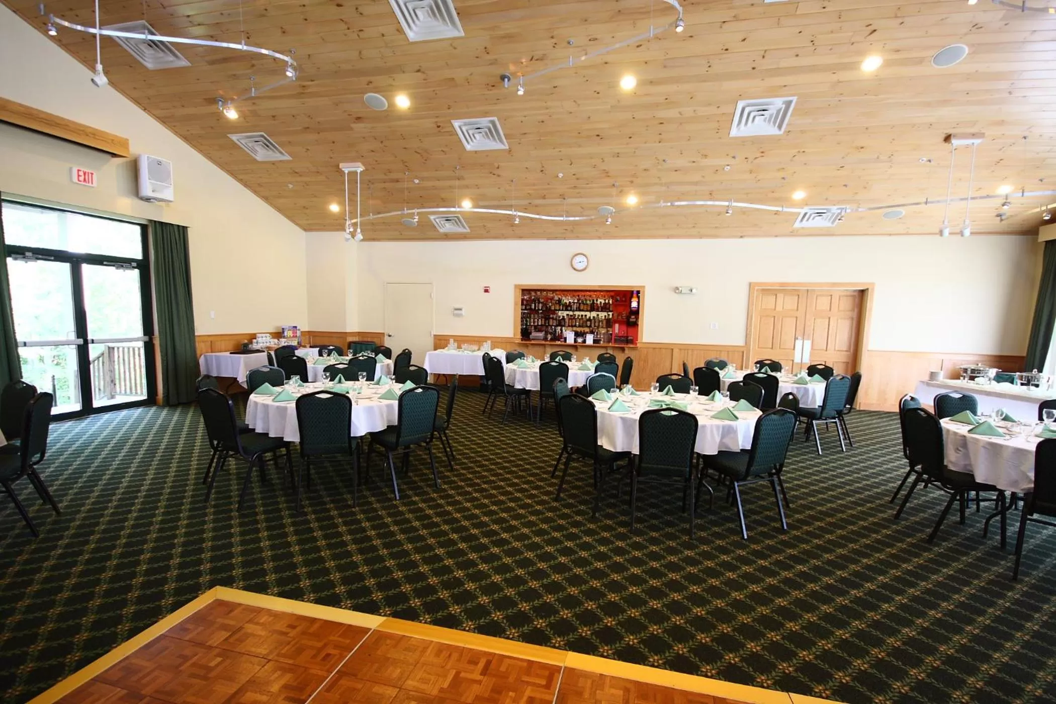 Banquet/Function facilities in Maple Hill Farm Inn