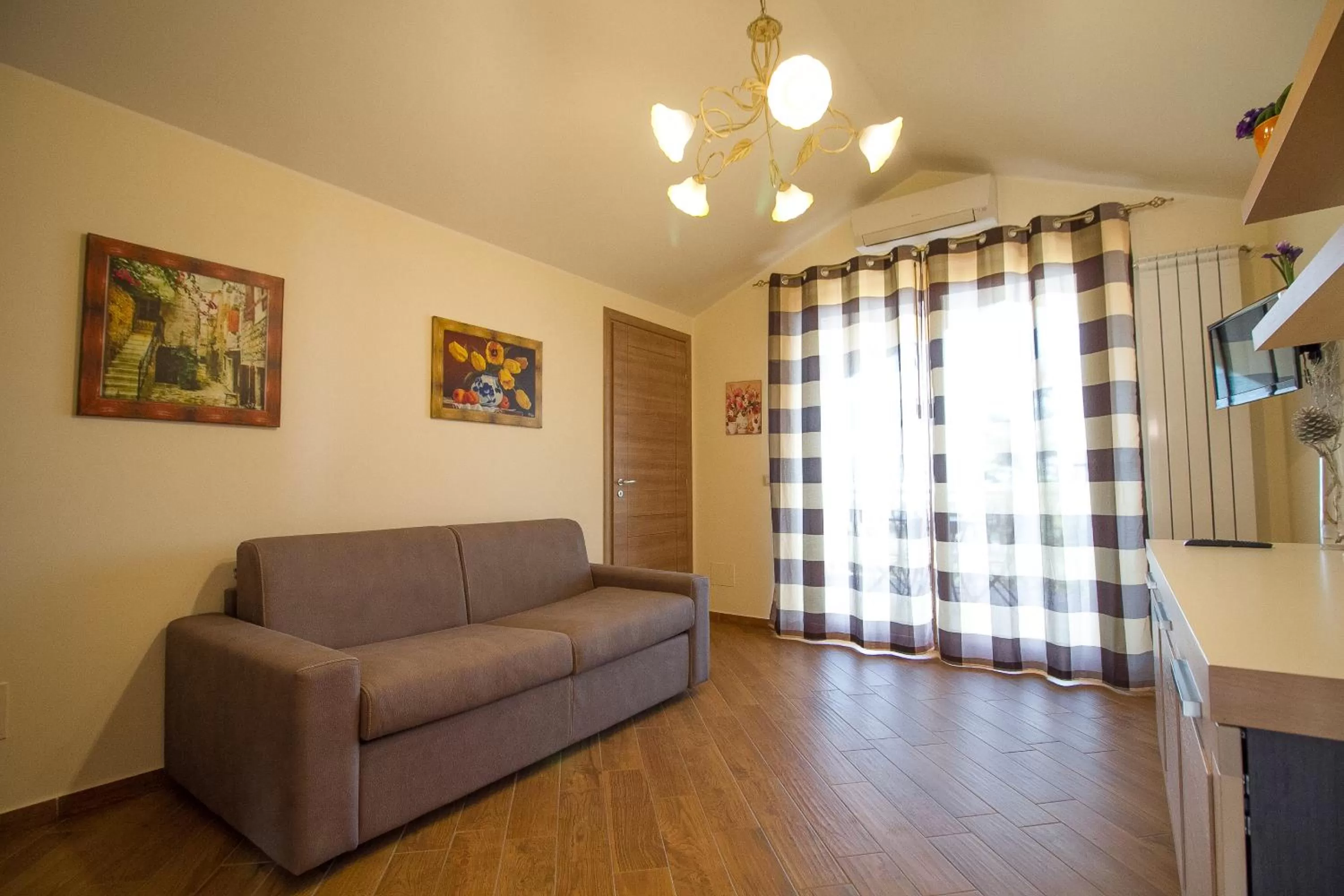 Living room in Etna Royal View