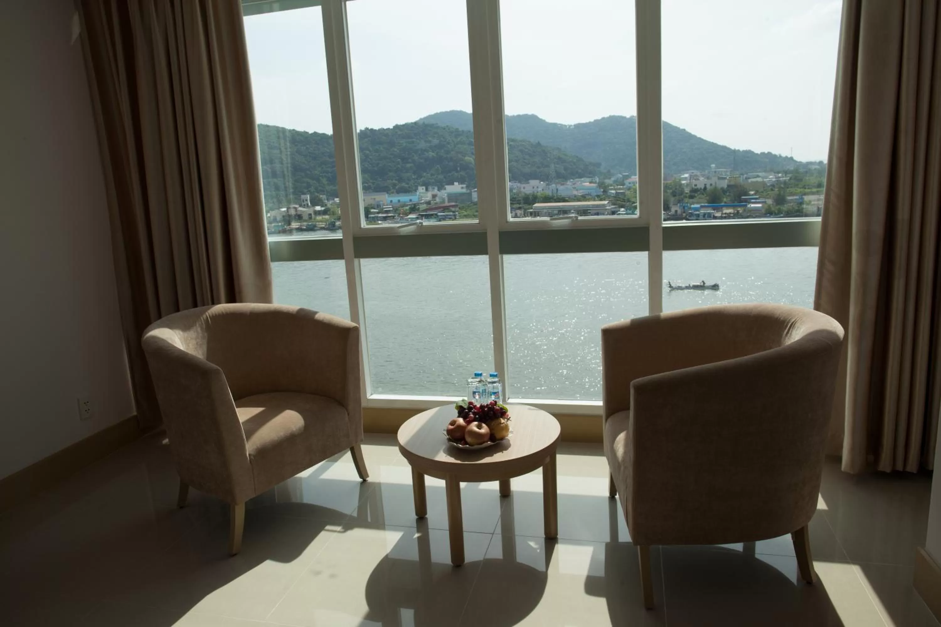 Drinks, Seating Area in River Hotel