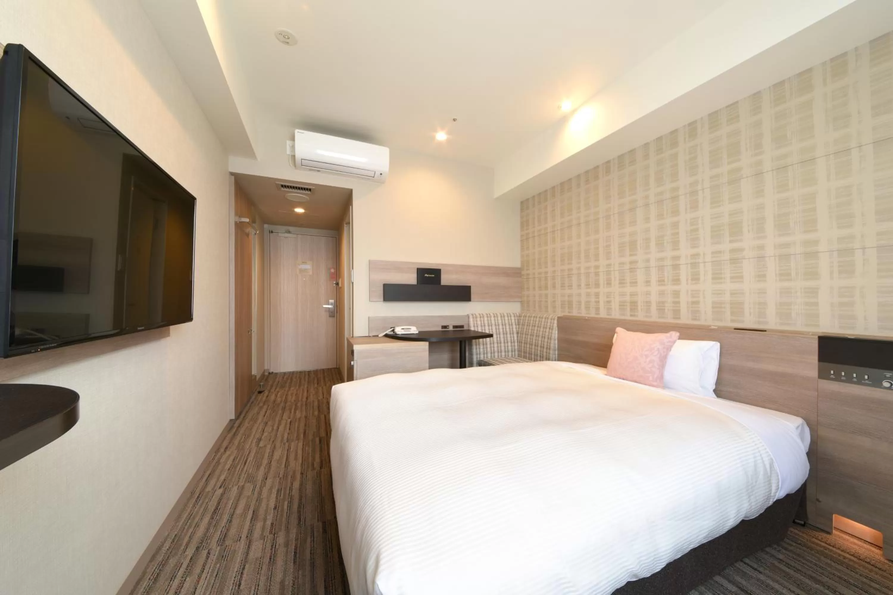 TV and multimedia, Bed in Vessel Inn Shigamoriyama Station