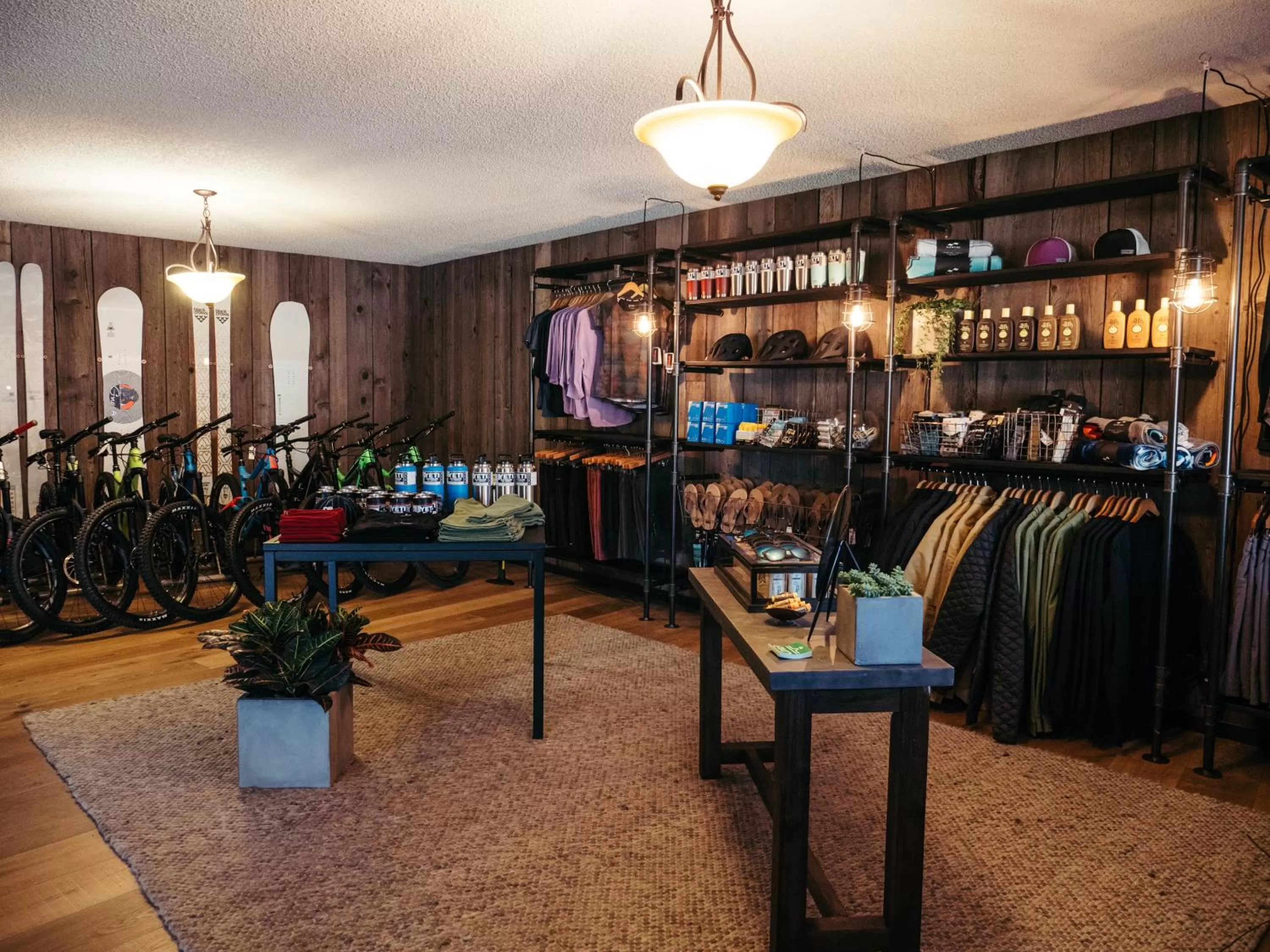 Shopping Area in LOGE Bend