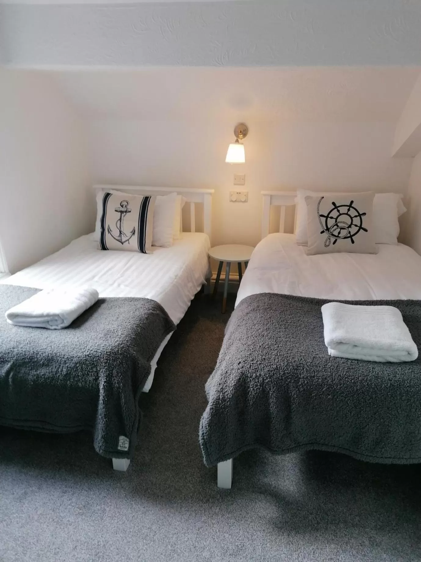 Bedroom, Bed in Edendale House