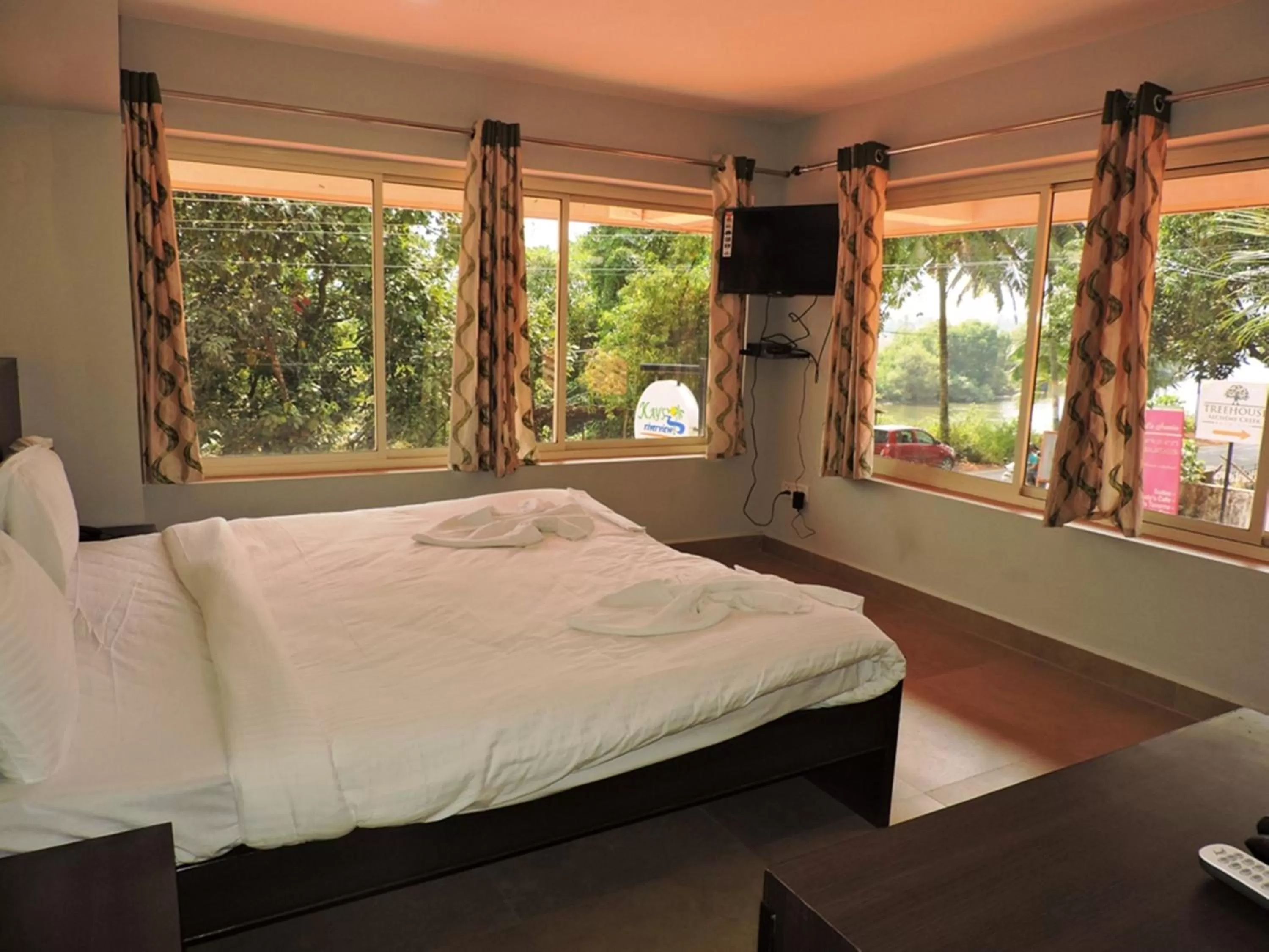 Bed in Kay's Riverview Resort - Near Baga Beach