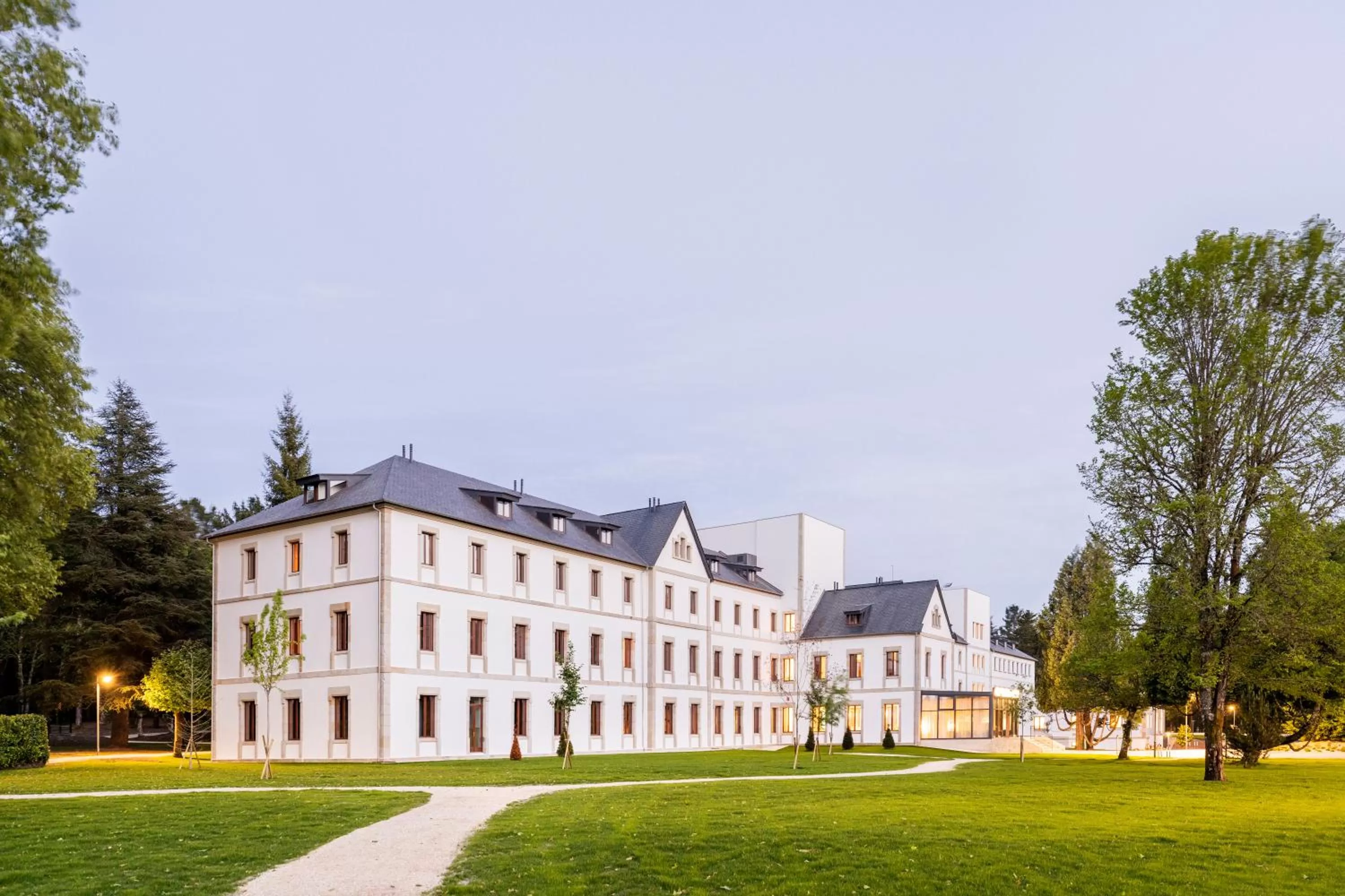 Property building in Iberik Gran Balneario de Guitiriz