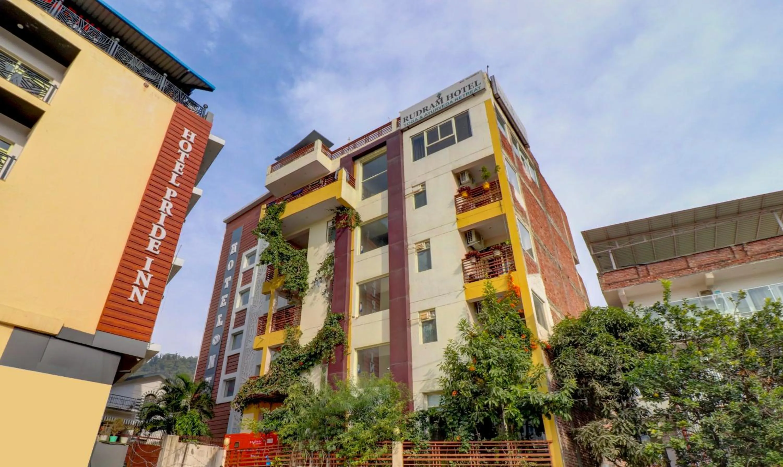 Property building in Itsy Hotels NV, Tapovan