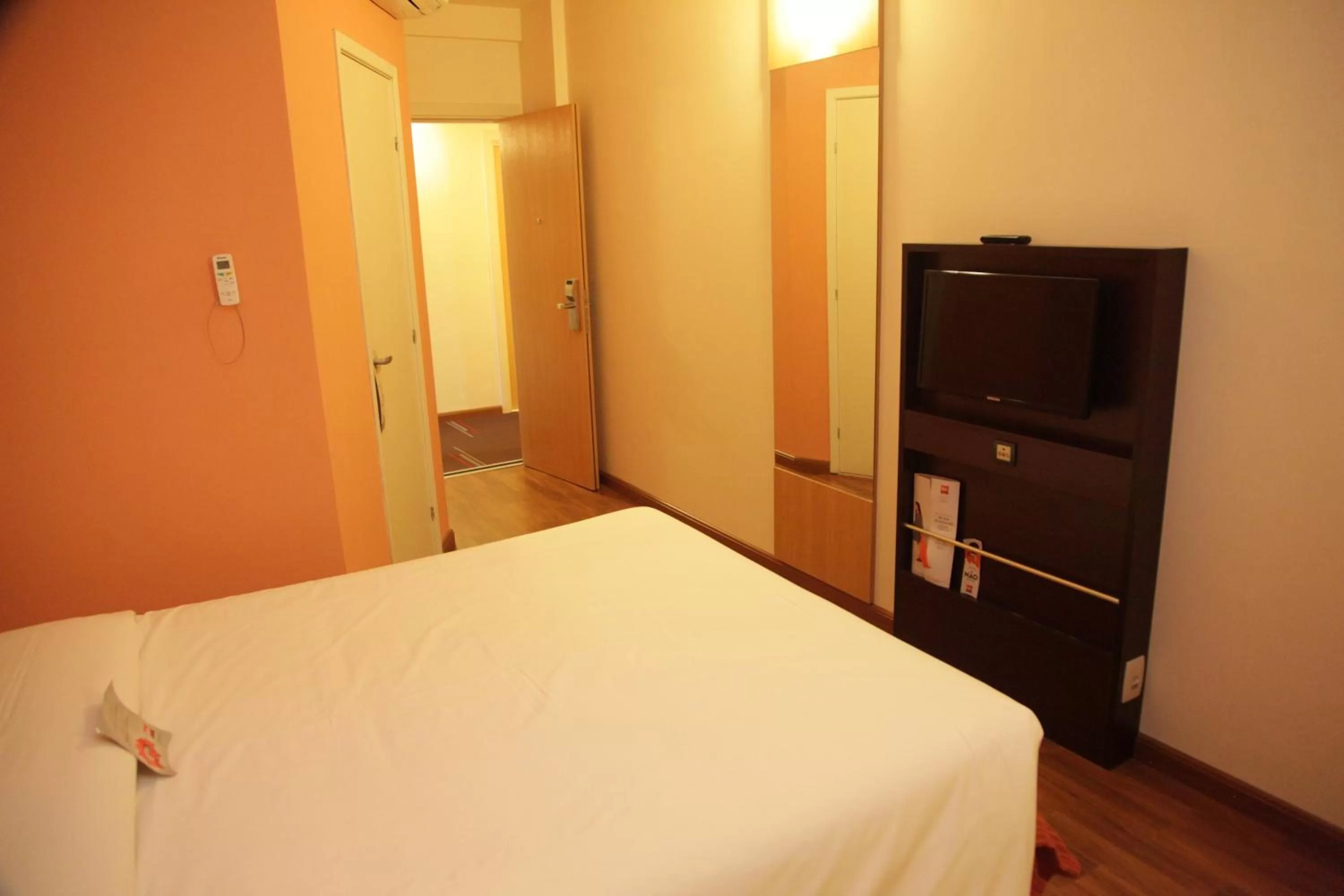 Bedroom, Bed in Ibis Sertaozinho