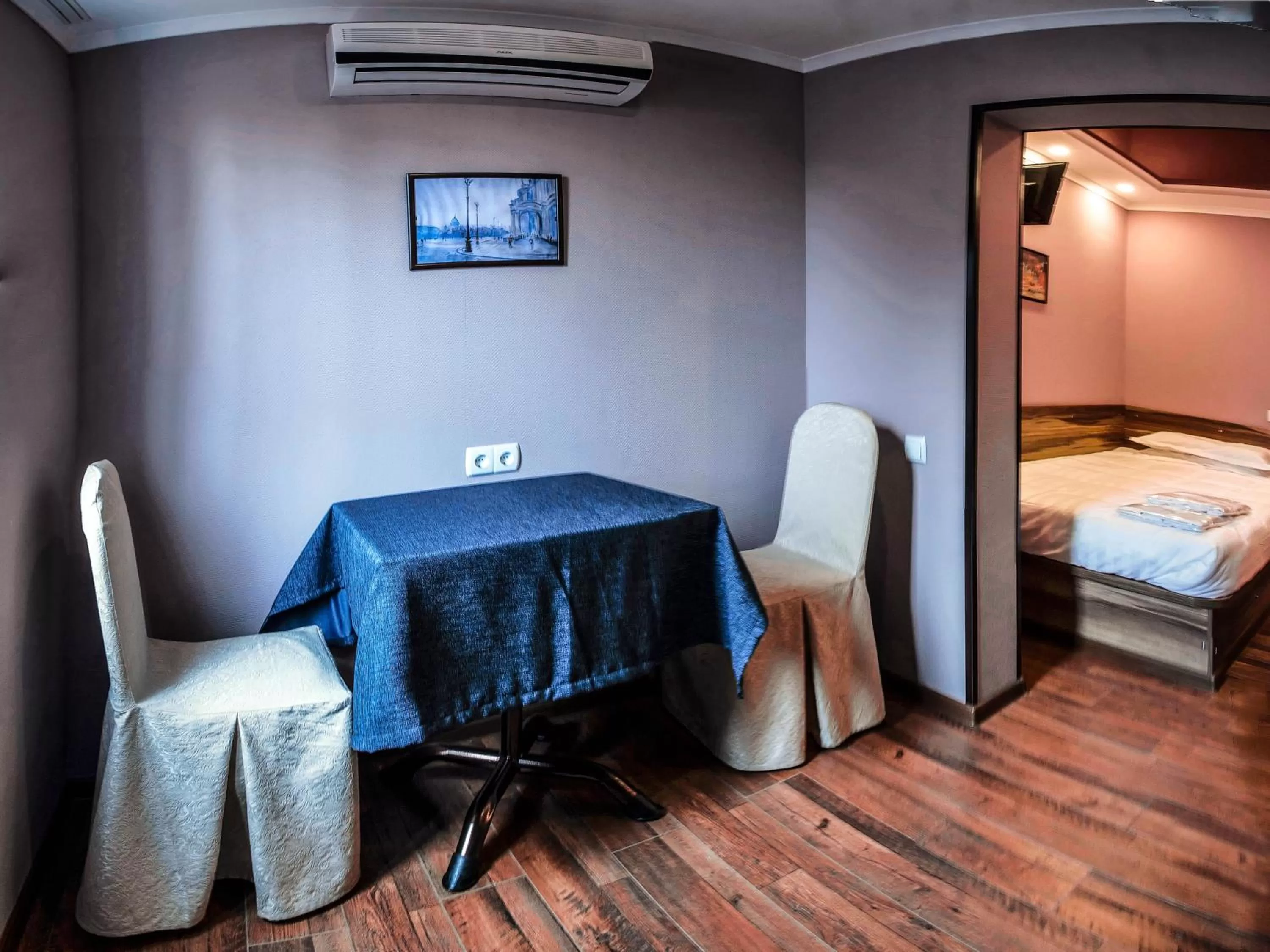 Photo of the whole room, Bed in Salut Hotel