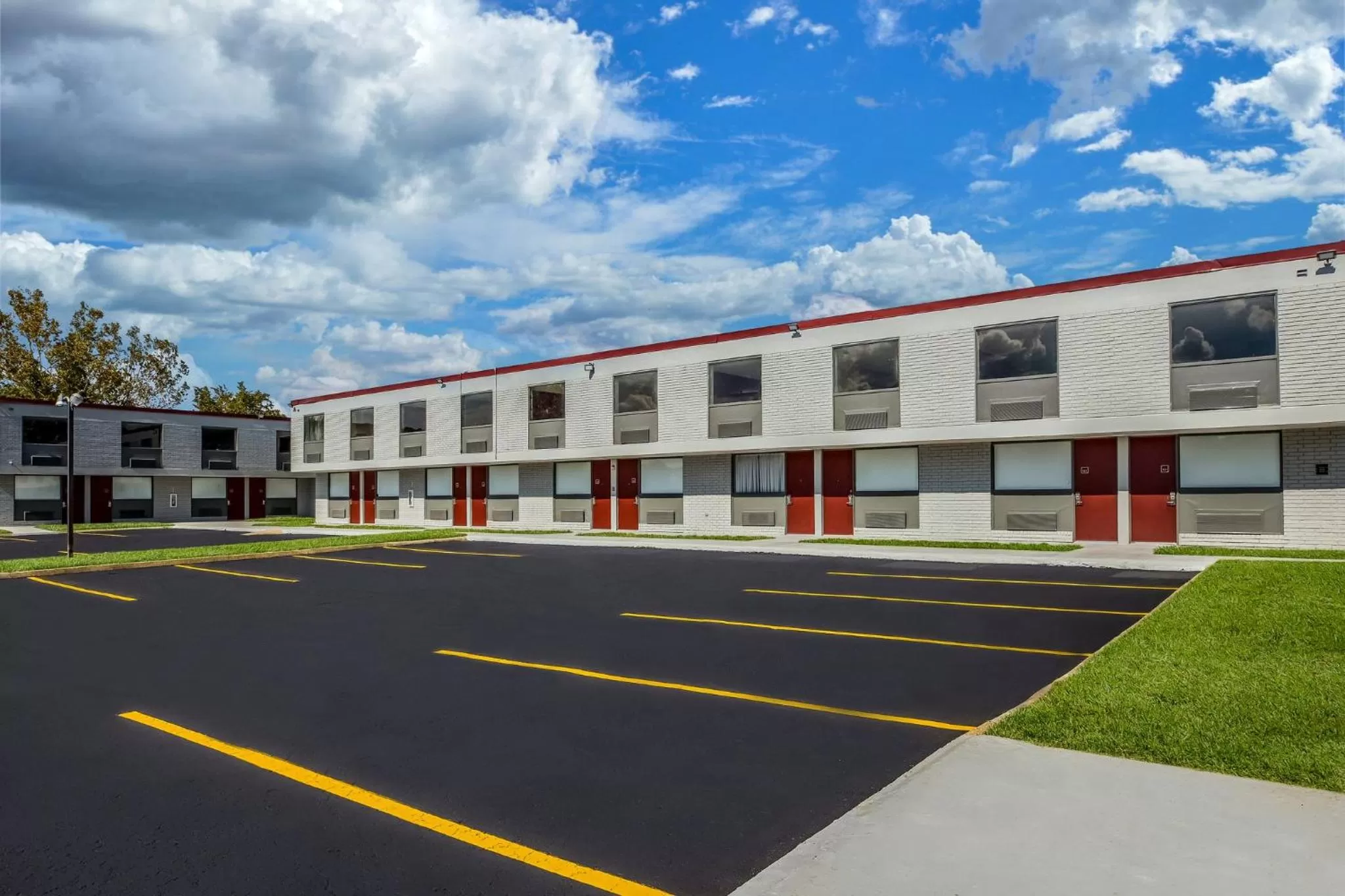 Property building in Red Roof Inn Alexandria, LA