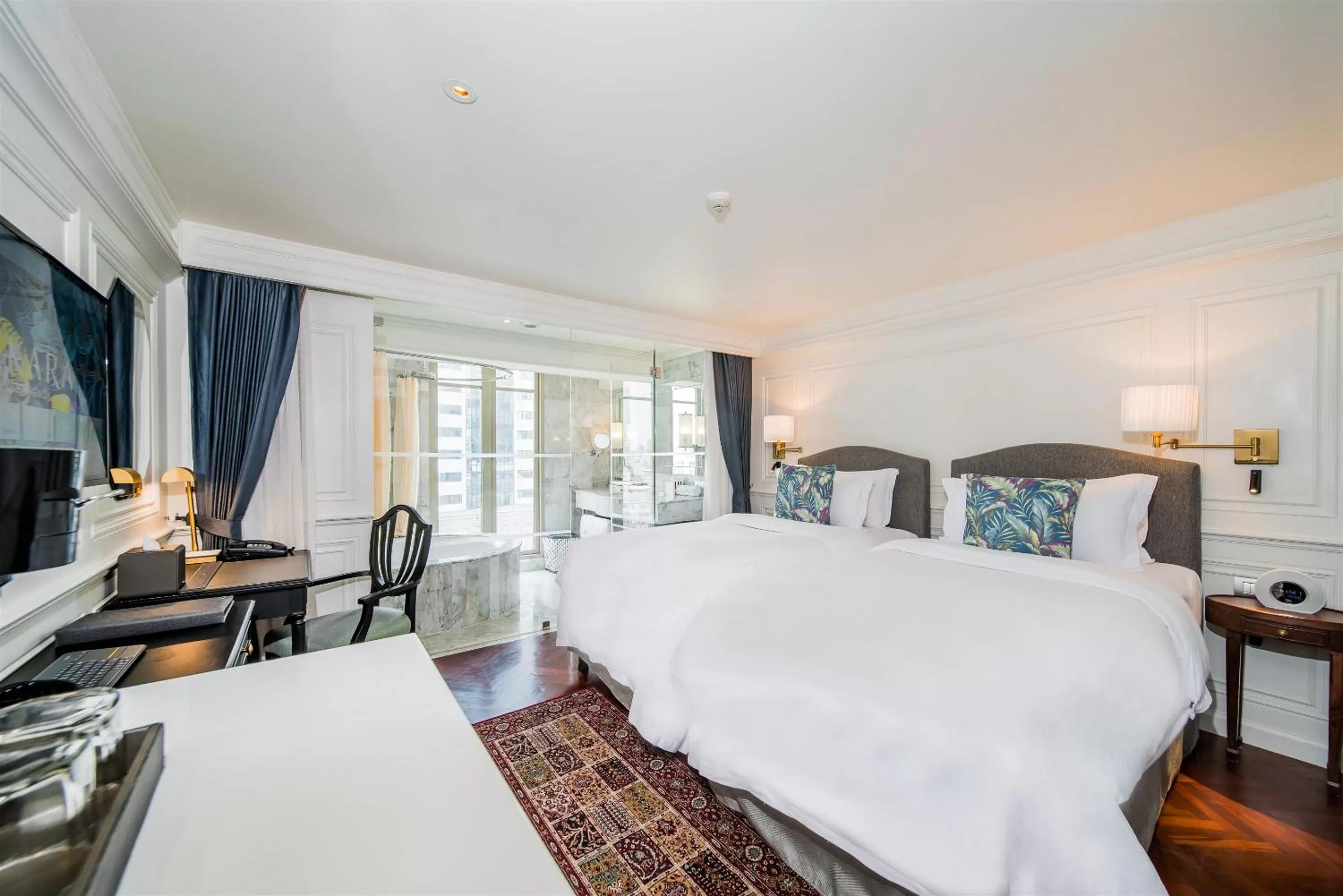 Bedroom, Bed in Akara Hotel