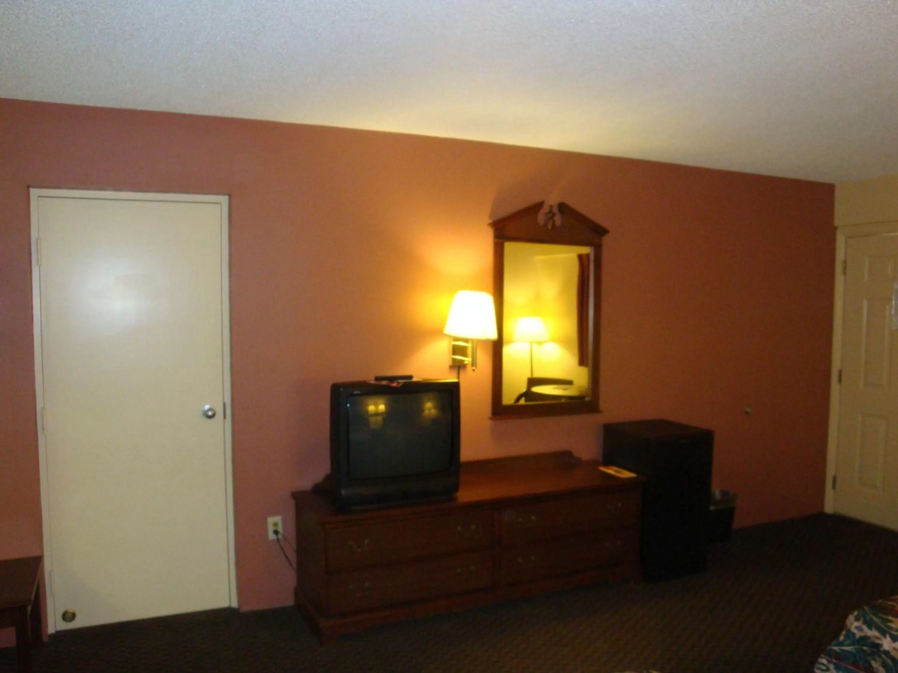 Photo of the whole room in Wilmington Inn