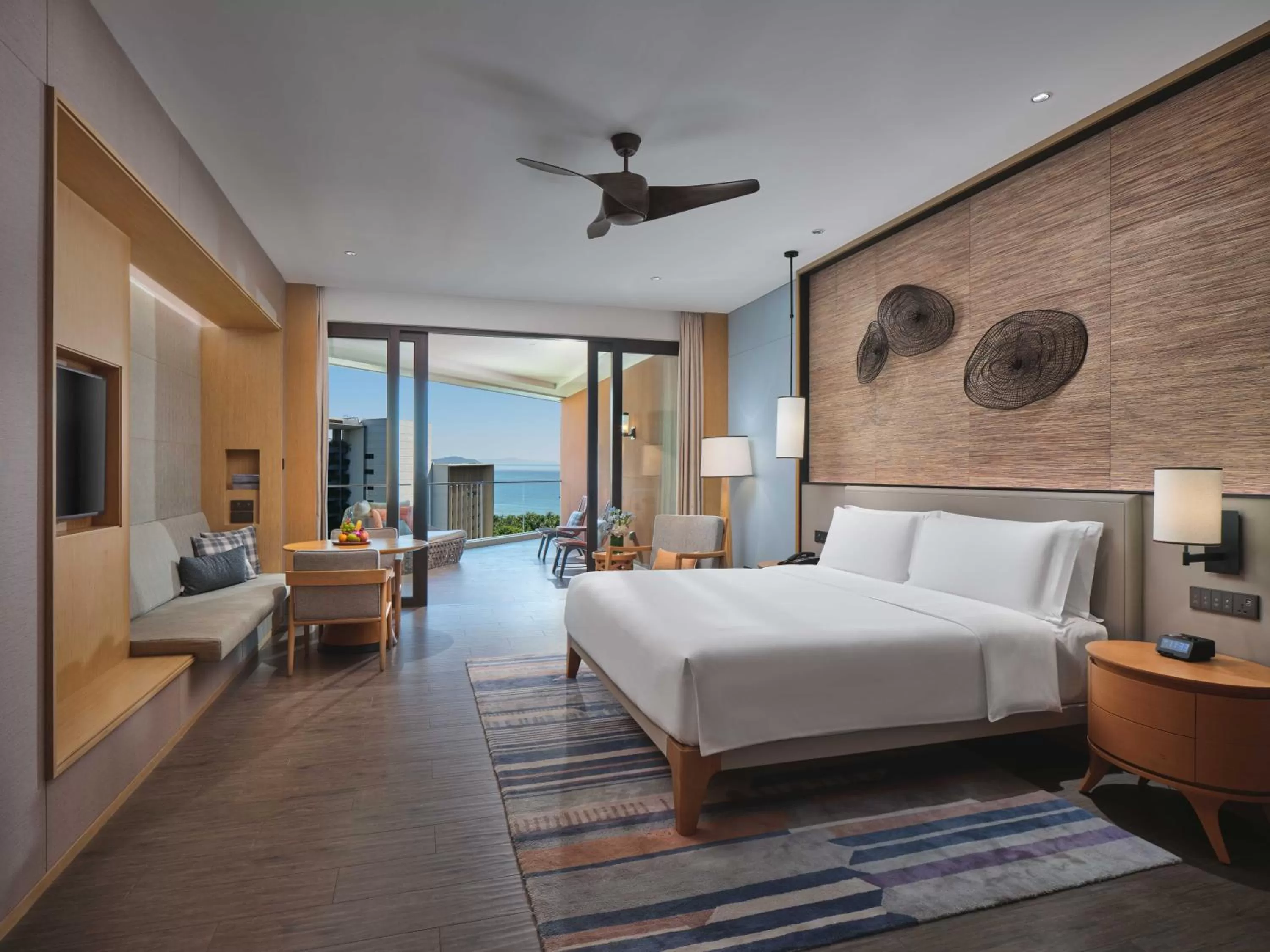 Photo of the whole room, Bed in Crowne Plaza Sanya Haitang Bay Resort by IHG