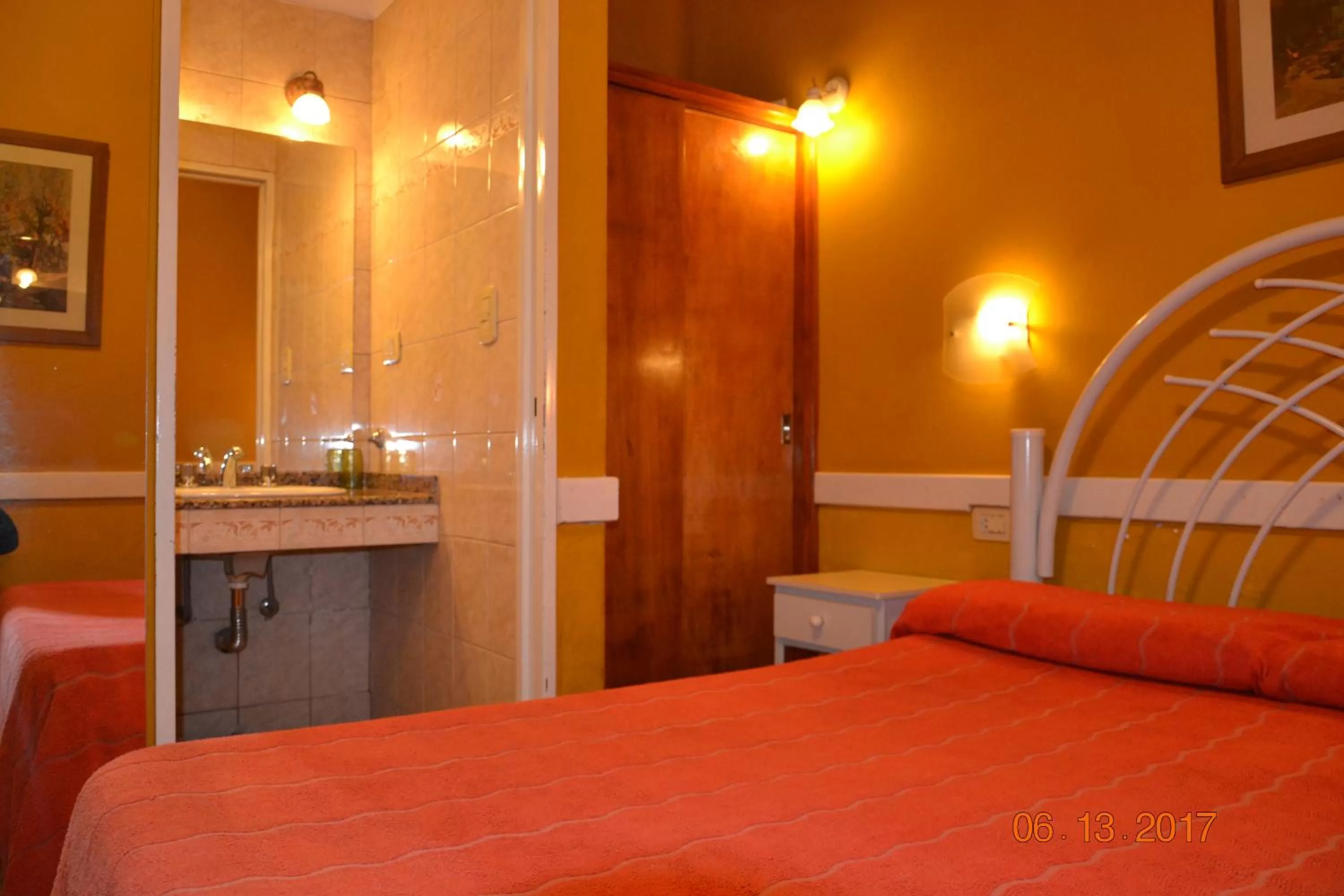 Bed in Hotel Victoria