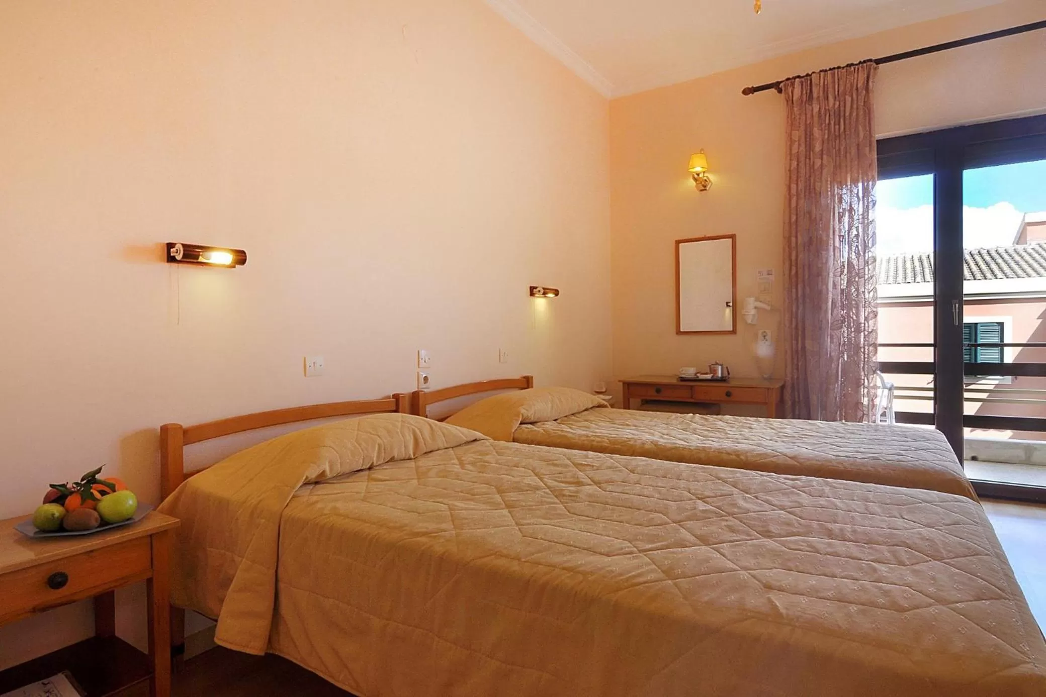 Photo of the whole room, Bed in Hotel Atlantis