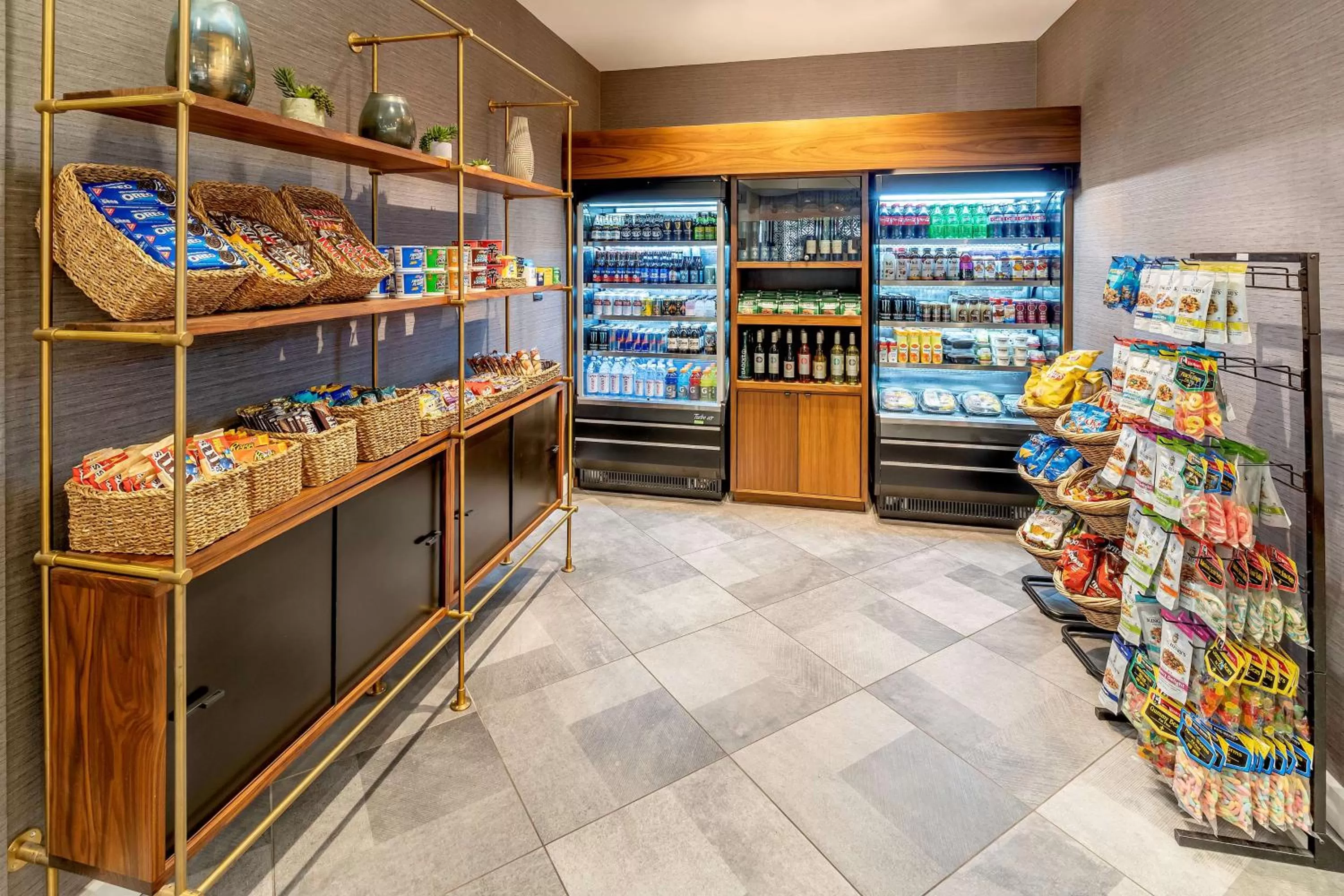 Restaurant/places to eat in Hilton Pasadena