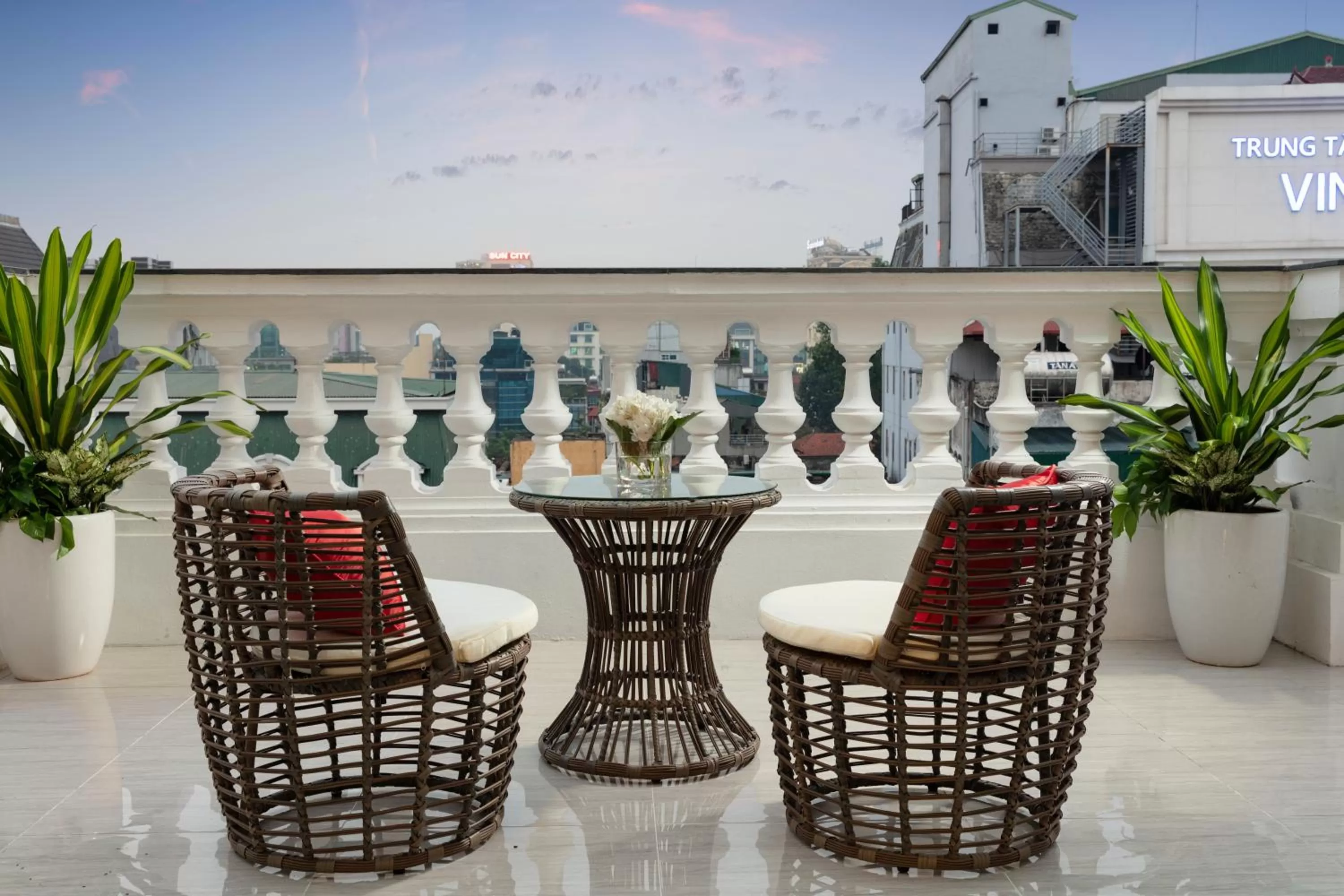 Balcony/Terrace in Minasi HanoiOi Lakeside Hotel