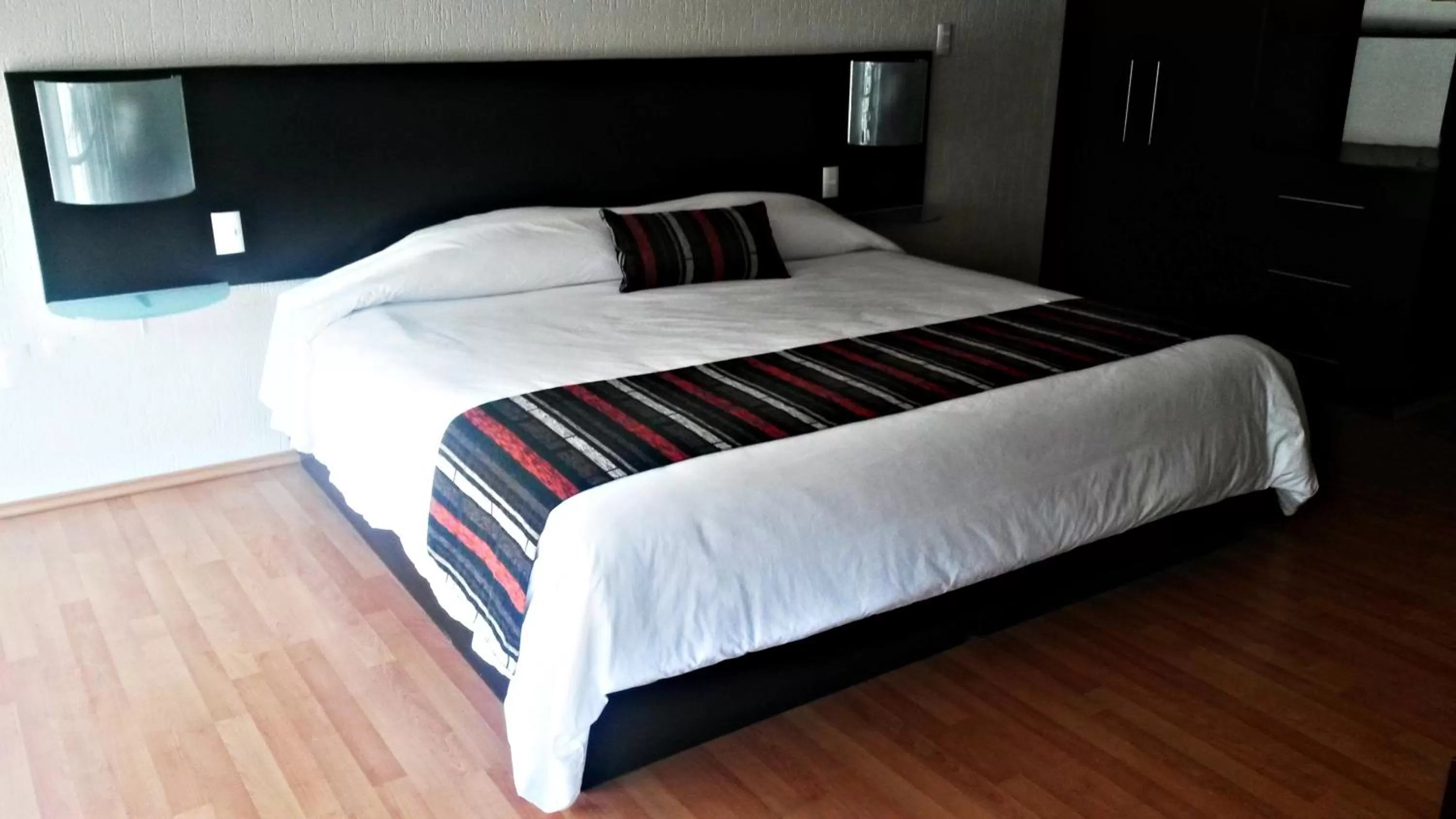 Bed in Grupo Kings Suites -Platon 436
