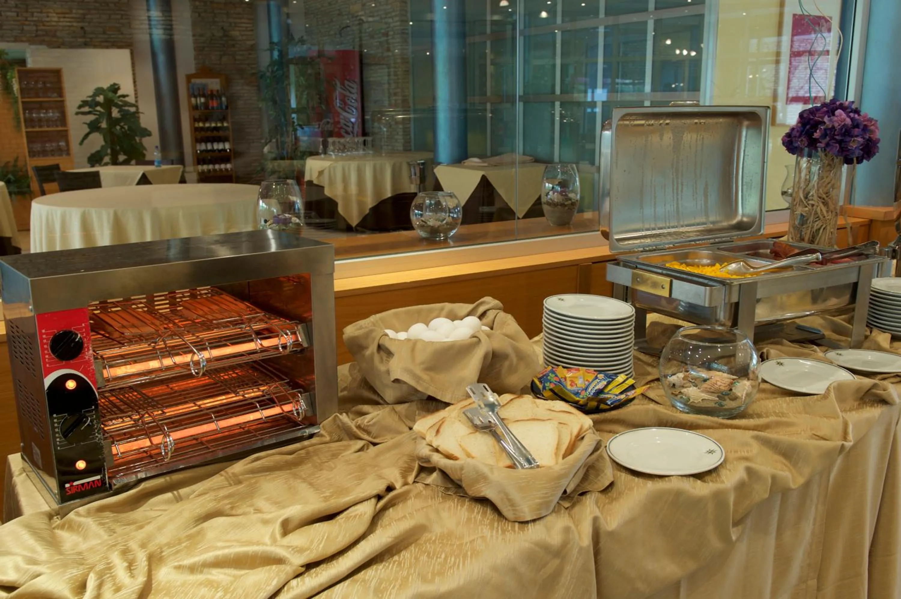 Restaurant/places to eat in Albergo Mediterraneo