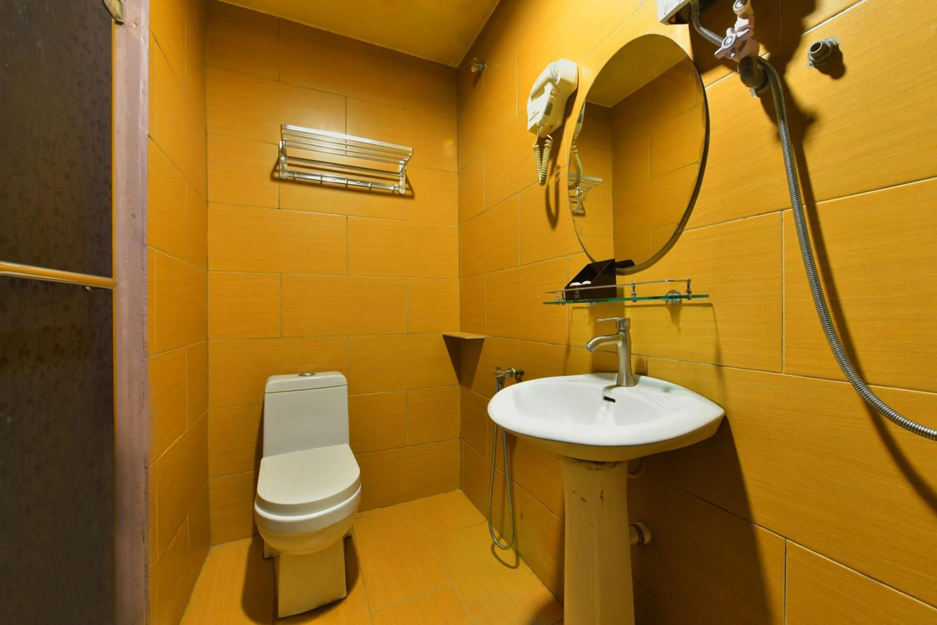 Bathroom in Townhouse OAK Hotel Holmes Johor Jaya